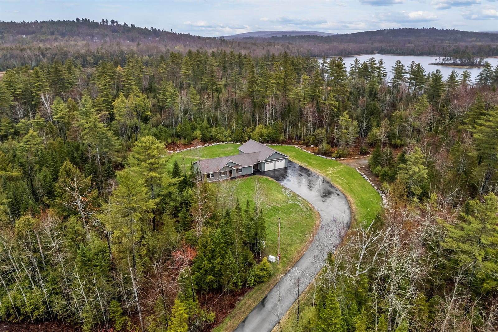 290 White Point Estates Road, Lincoln, ME 04457