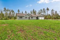 290 White Point Estates Road, Lincoln, ME 04457