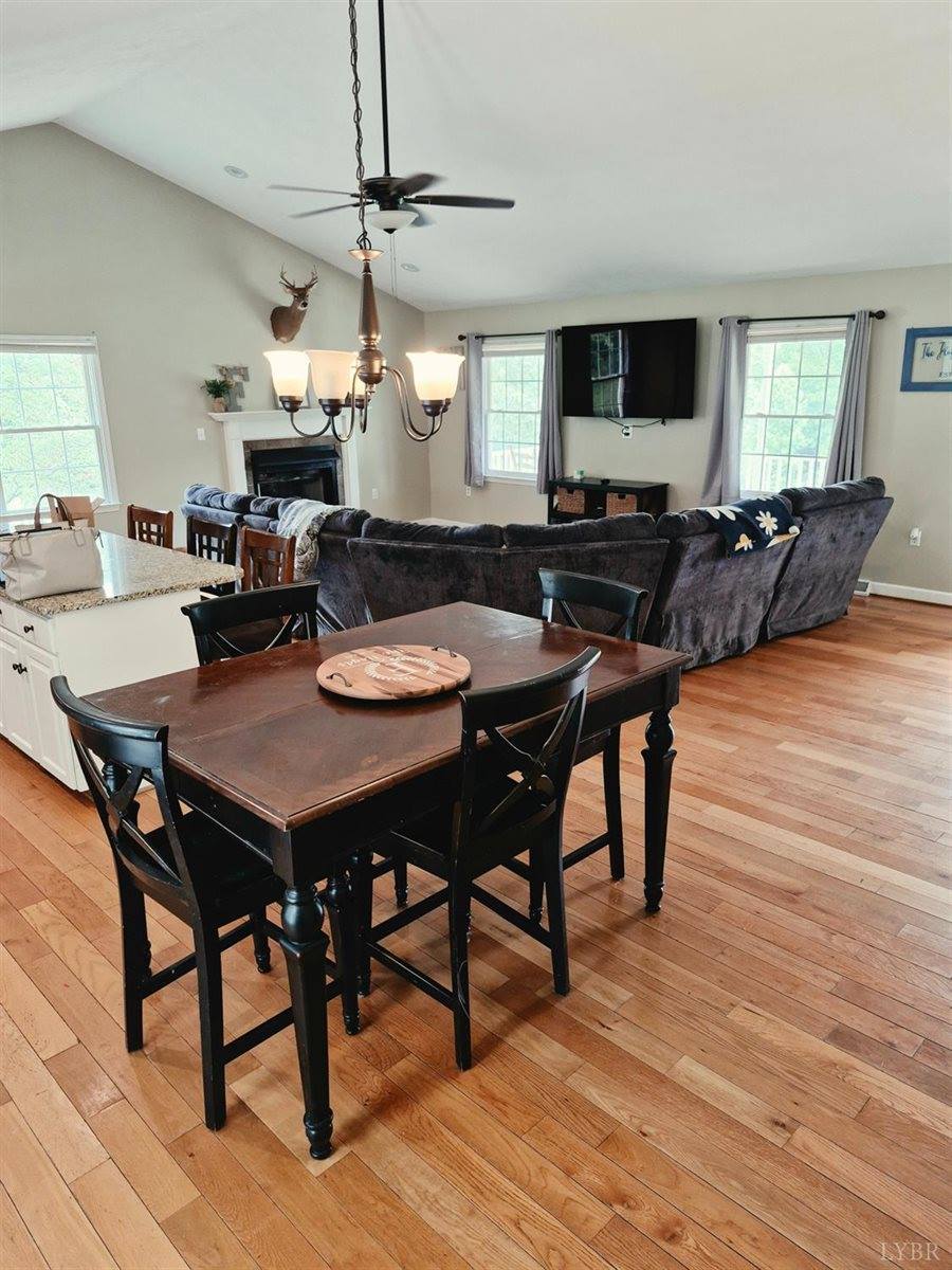 191 Erin Drive, Madison Heights, VA 24572