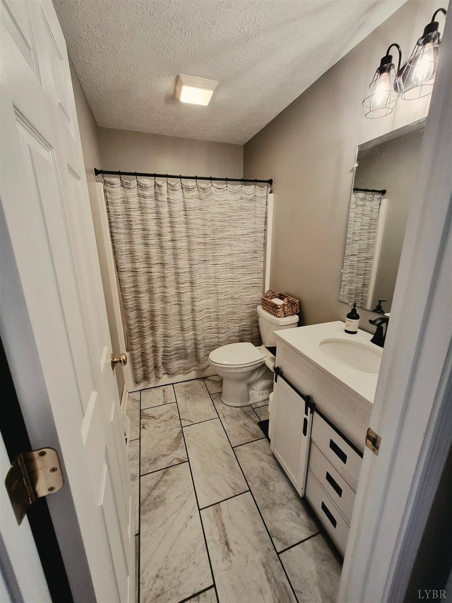 191 Erin Drive, Madison Heights, VA 24572