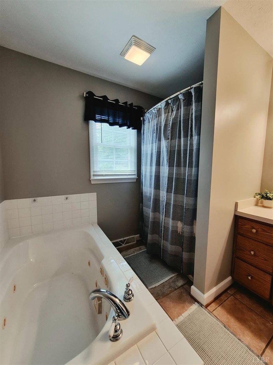 191 Erin Drive, Madison Heights, VA 24572
