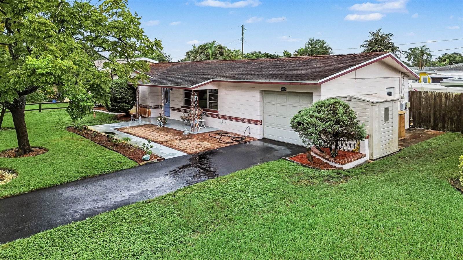 6026 44th Avenue North, Kenneth City, FL 33709