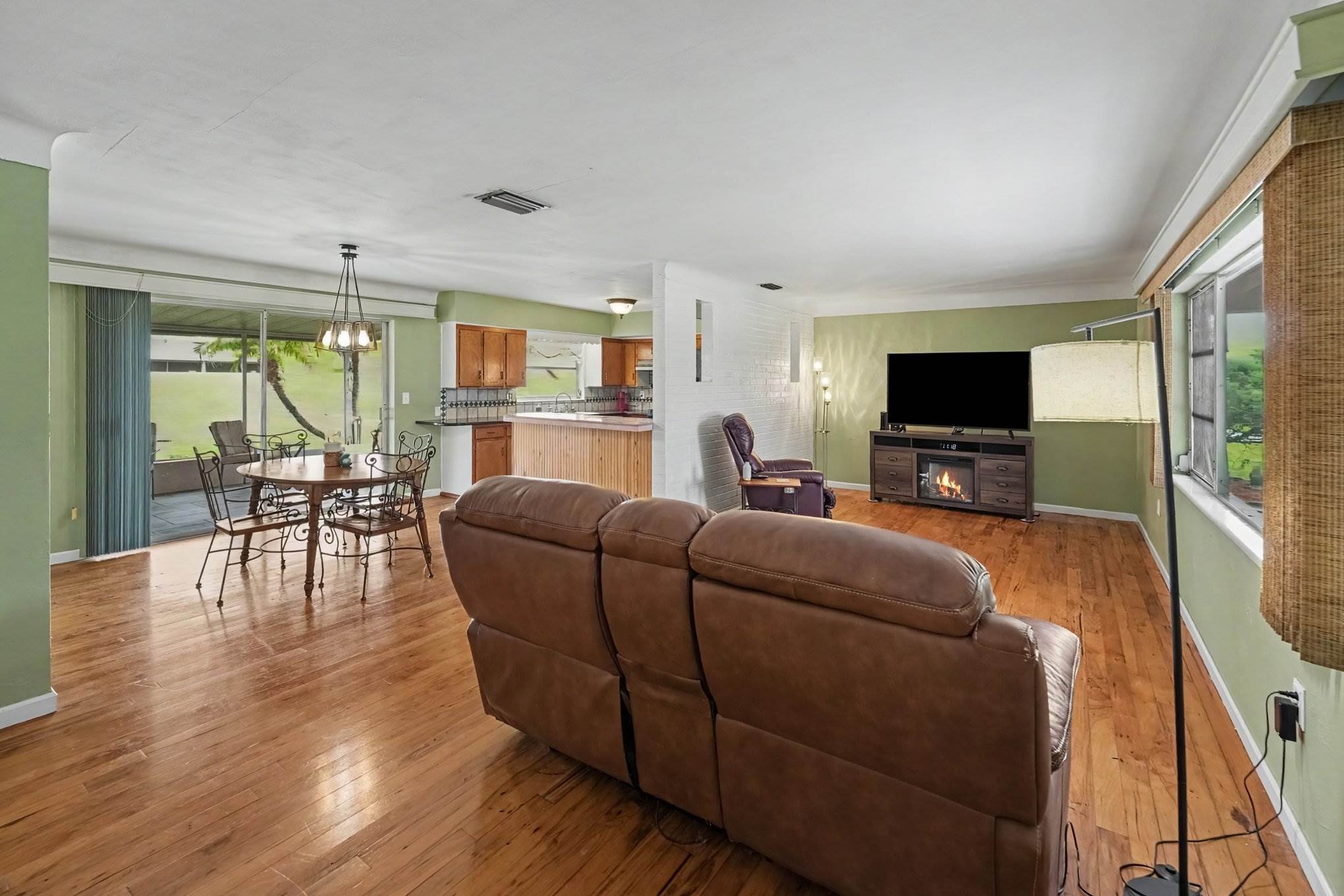6026 44th Avenue North, Kenneth City, FL 33709