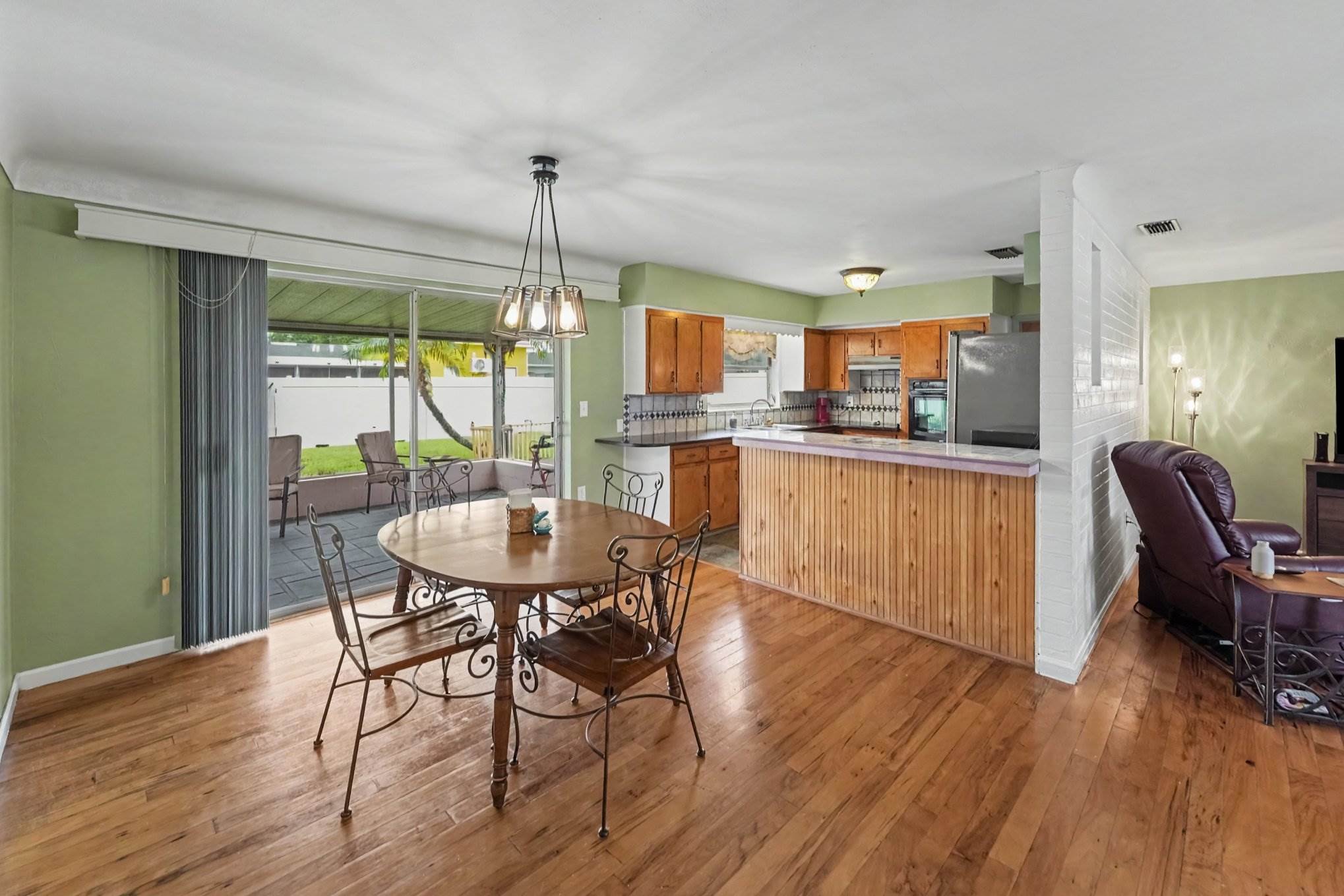6026 44th Avenue North, Kenneth City, FL 33709