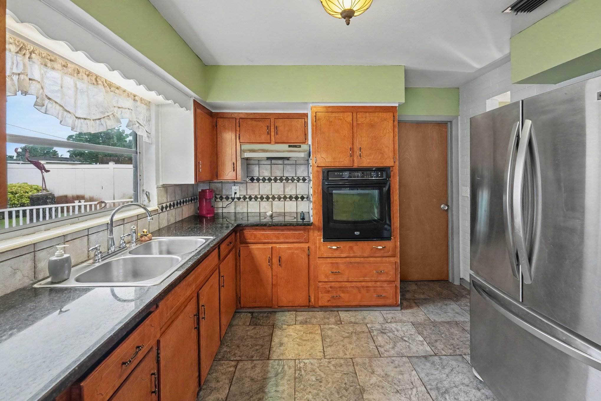 6026 44th Avenue North, Kenneth City, FL 33709