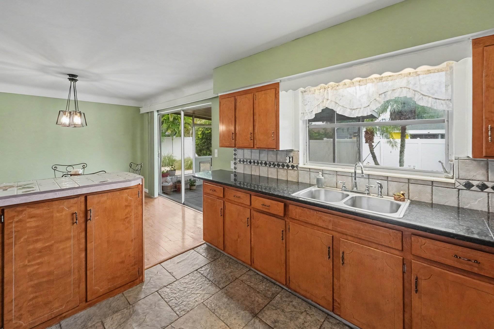 6026 44th Avenue North, Kenneth City, FL 33709