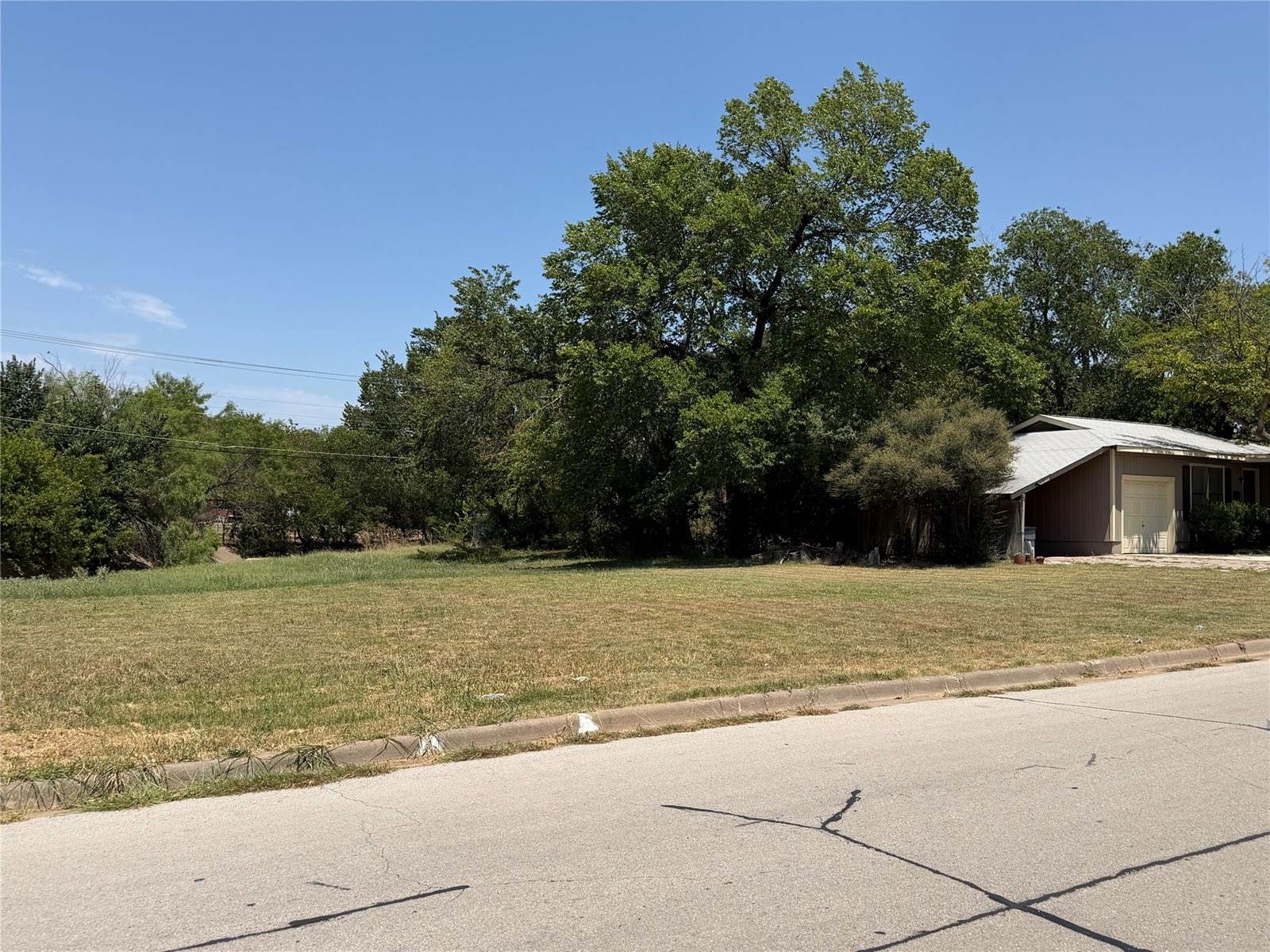 6541 Onyx Drive North, North Richland Hills, TX 76180