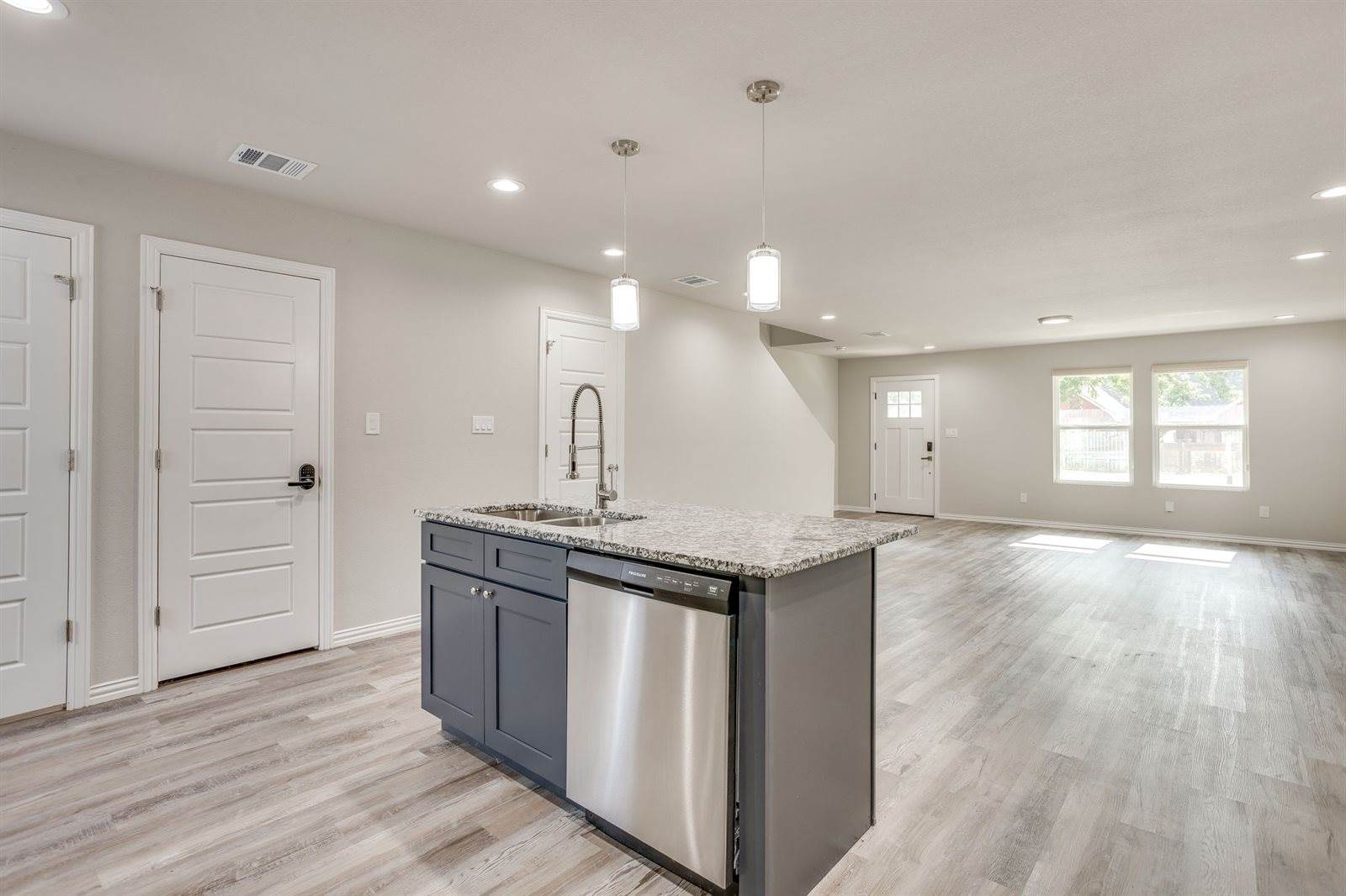 933 River Road, Fort Worth, TX 76114