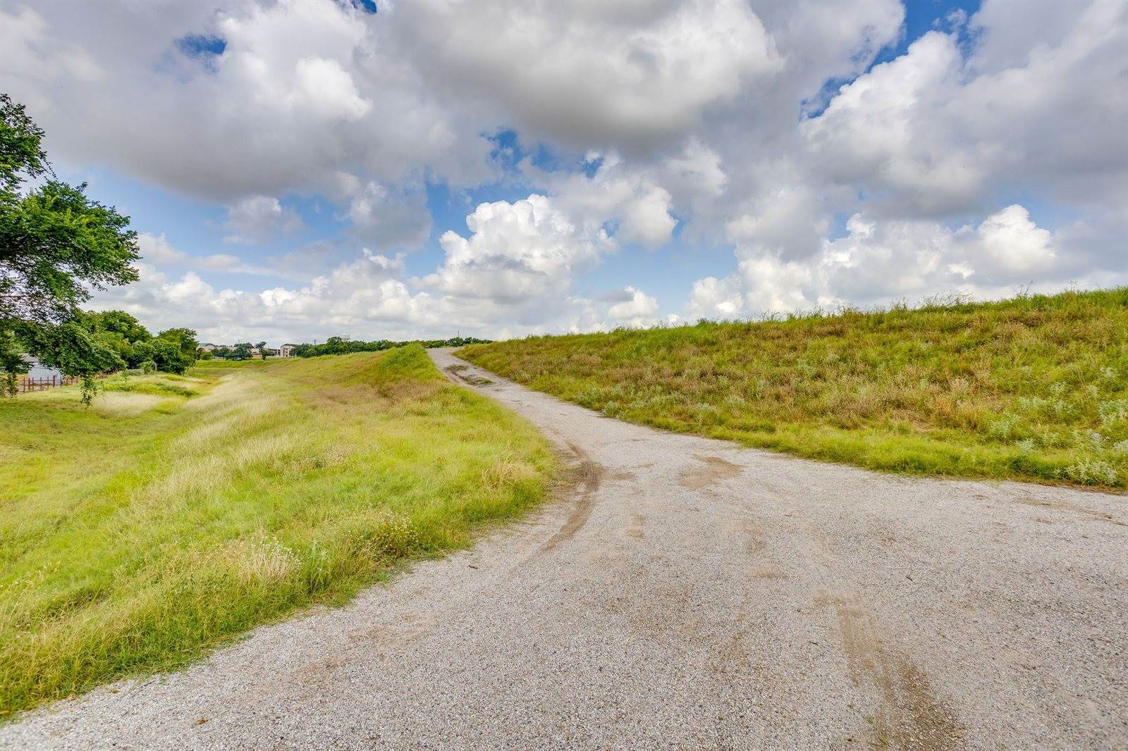 933 River Road, Fort Worth, TX 76114