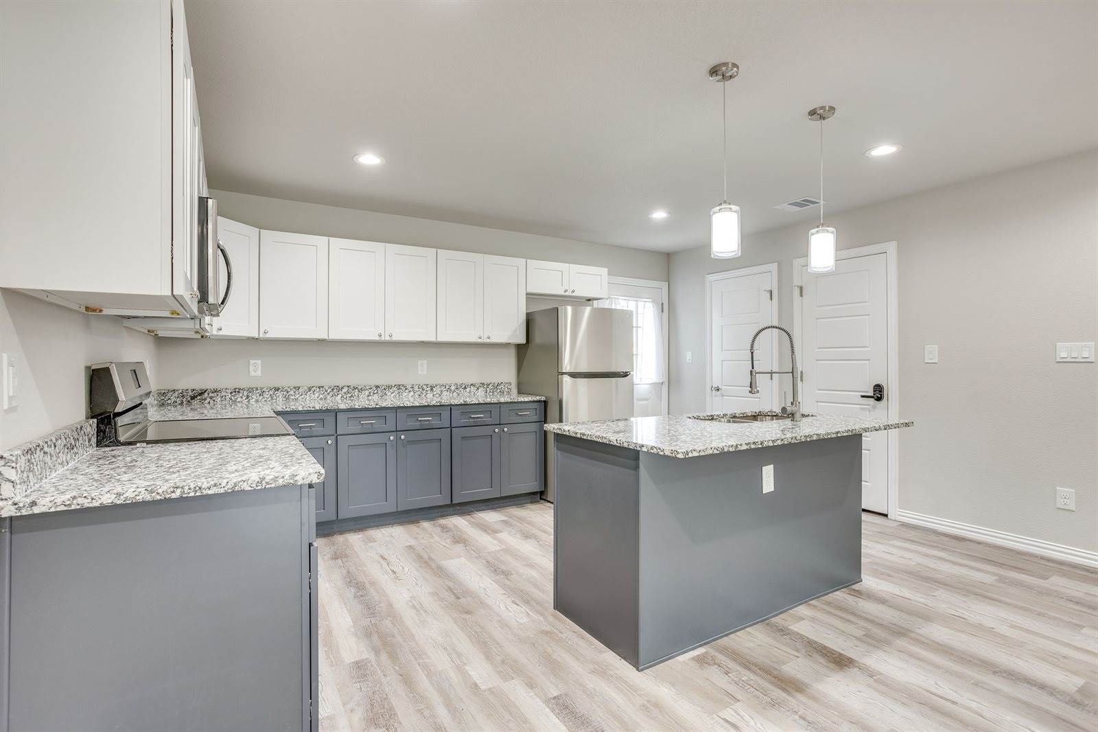 933 River Road, Fort Worth, TX 76114