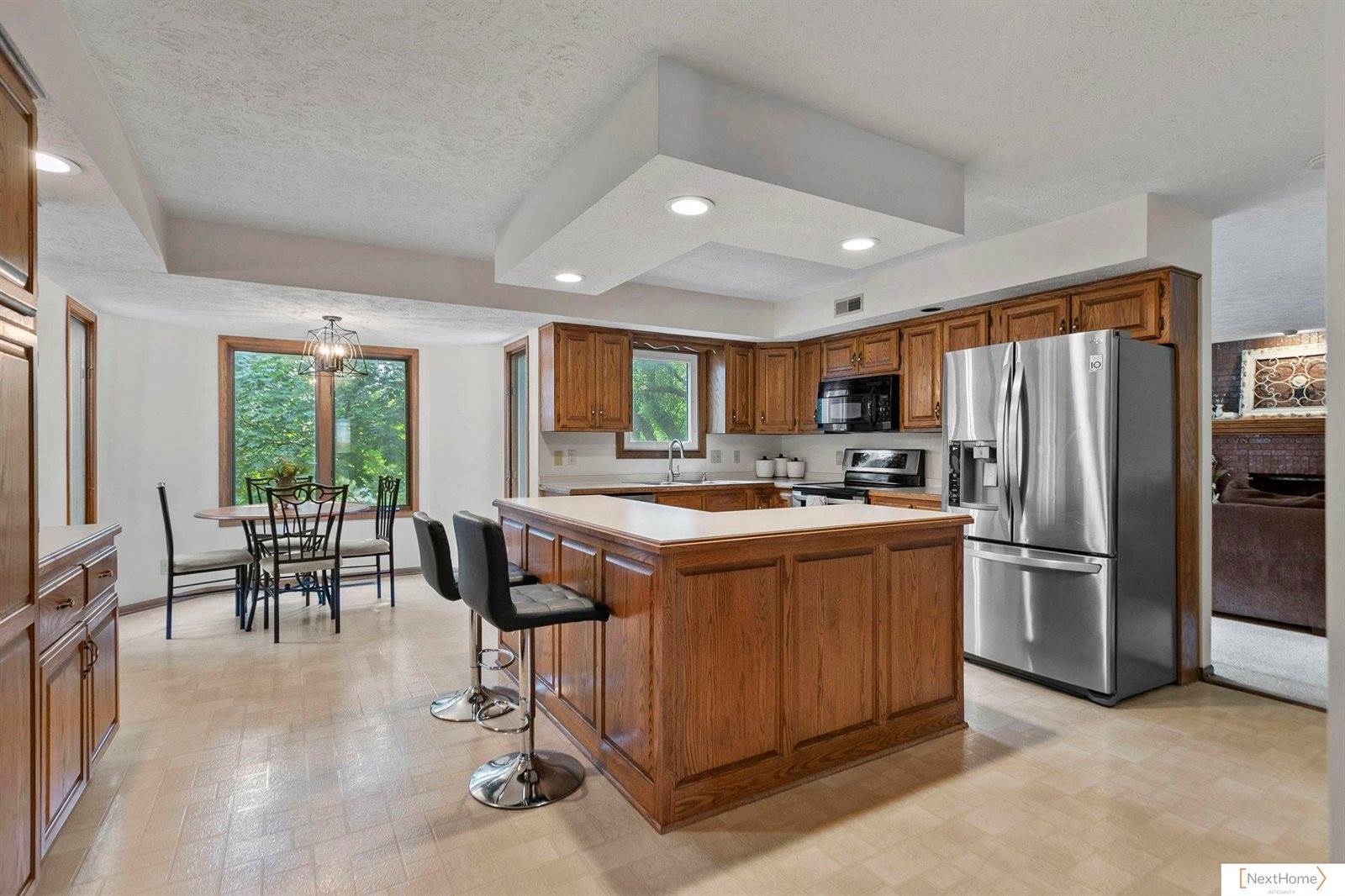 6735 Rockwood Lane, Lincoln, NE 68516