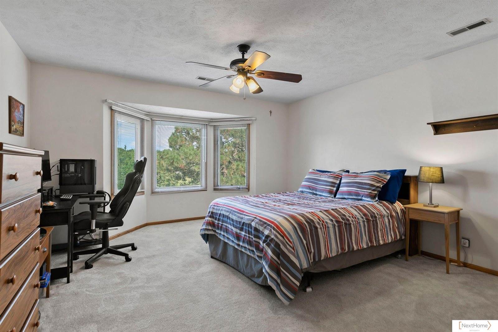 6735 Rockwood Lane, Lincoln, NE 68516