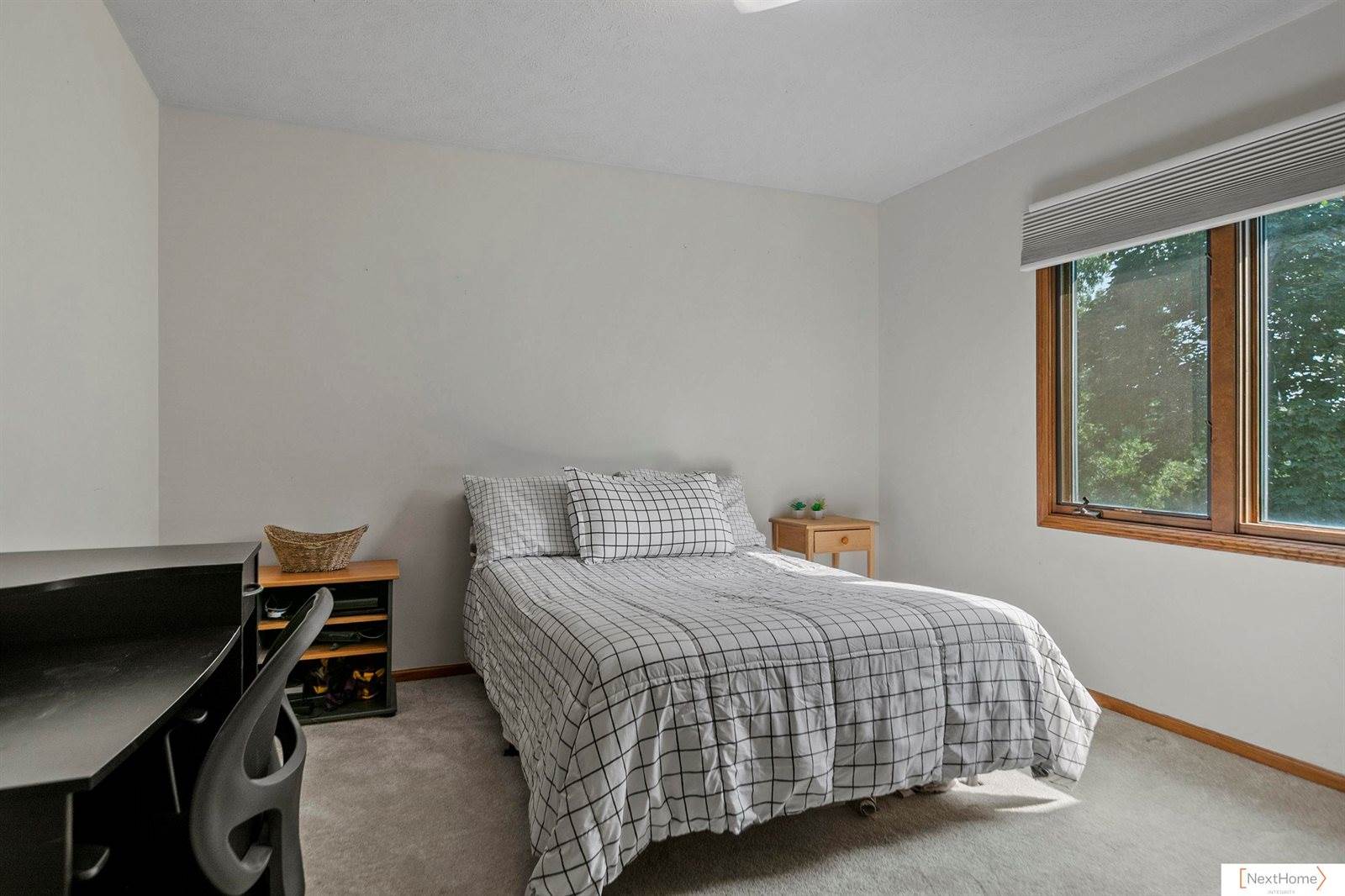 6735 Rockwood Lane, Lincoln, NE 68516