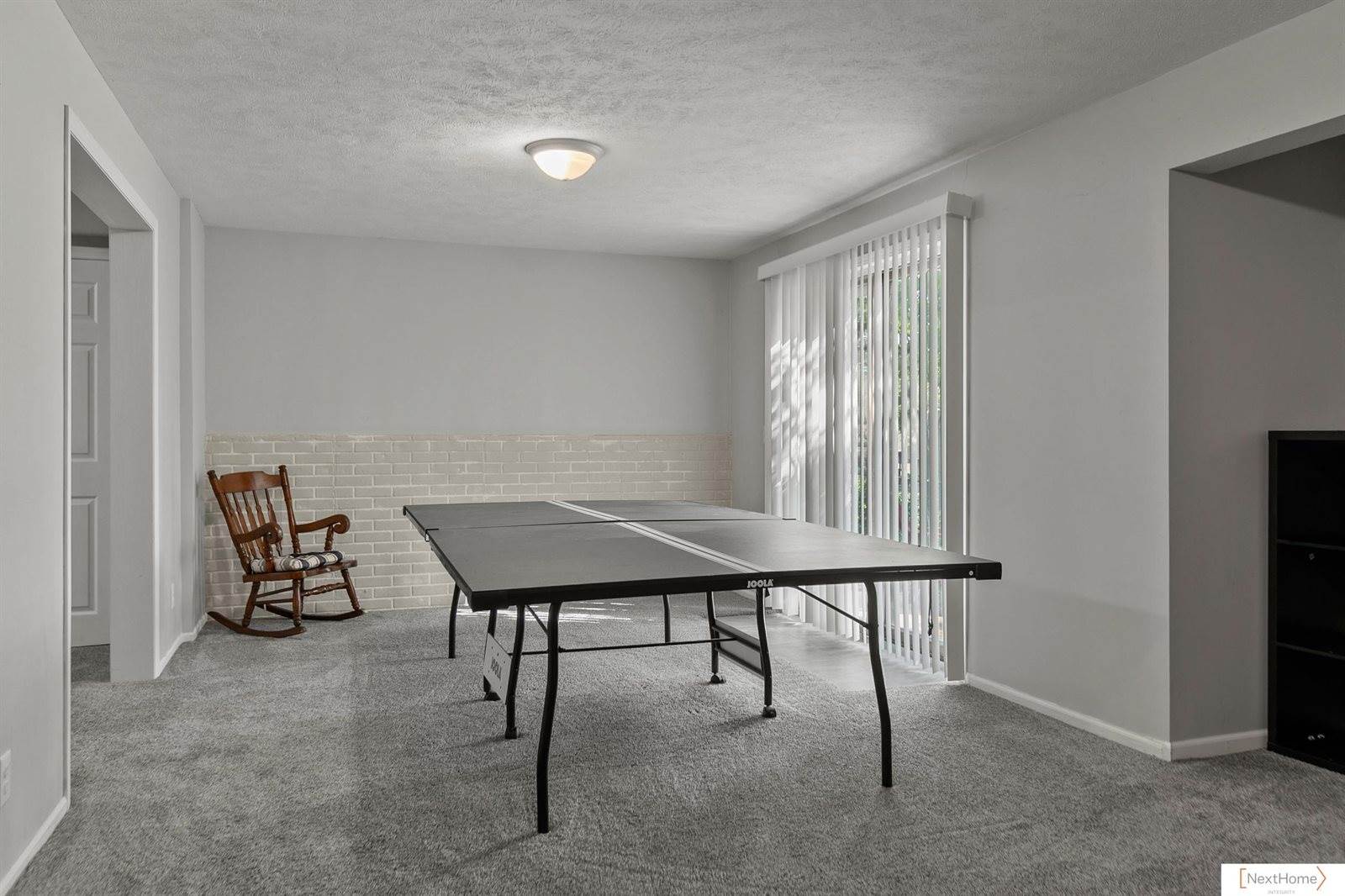 6735 Rockwood Lane, Lincoln, NE 68516
