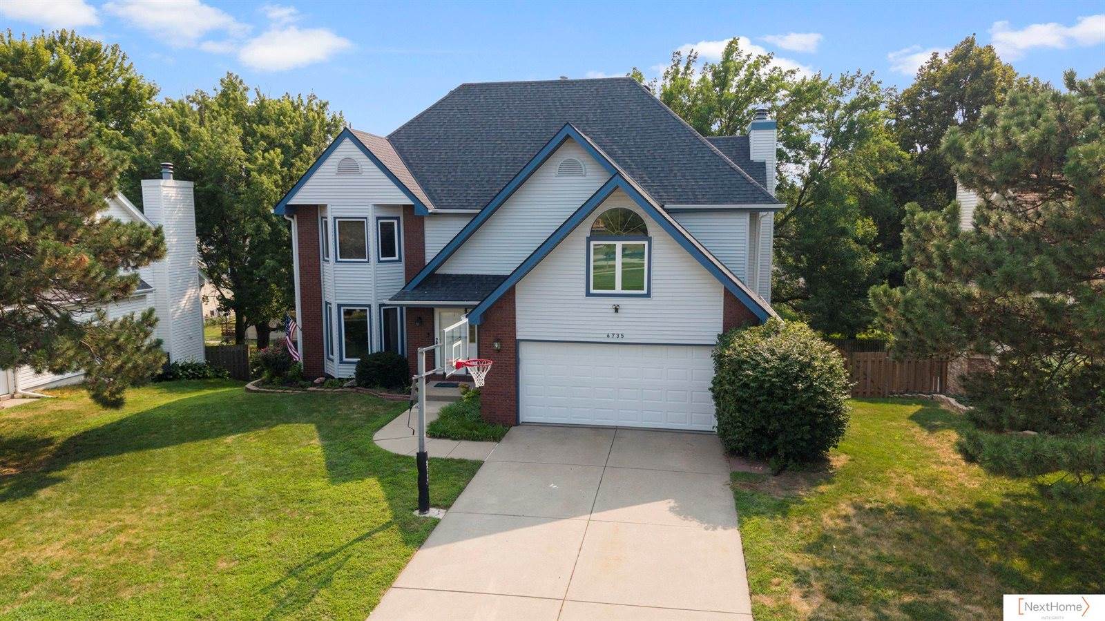 6735 Rockwood Lane, Lincoln, NE 68516