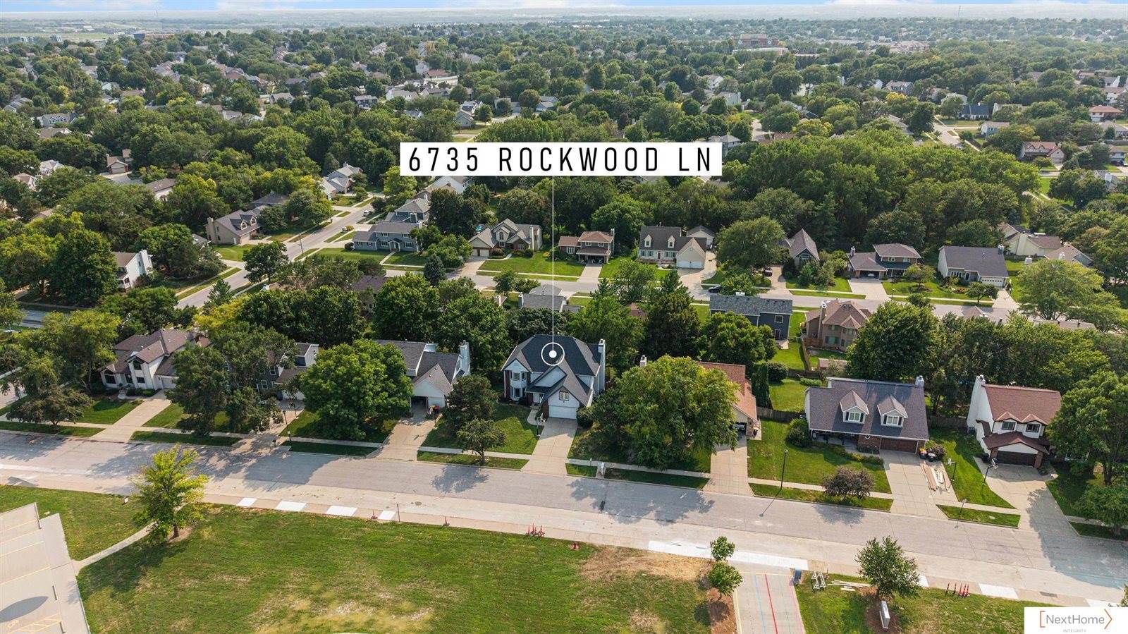 6735 Rockwood Lane, Lincoln, NE 68516