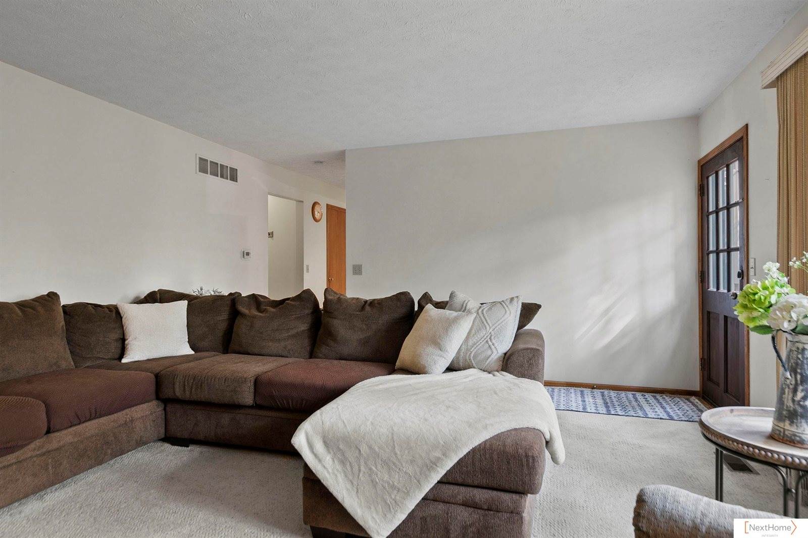 6735 Rockwood Lane, Lincoln, NE 68516