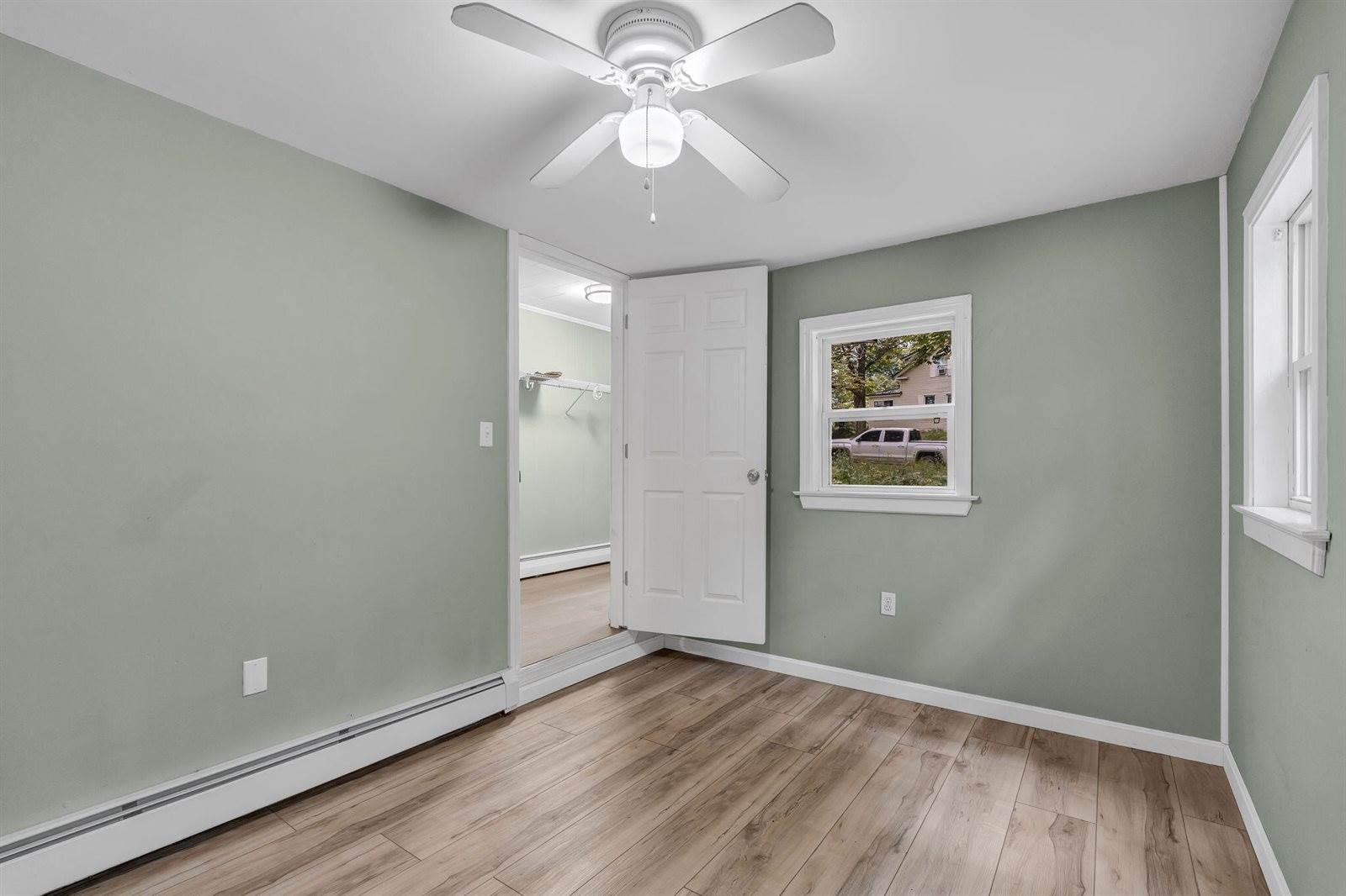 71 Enfield Road, Lincoln, ME 04457