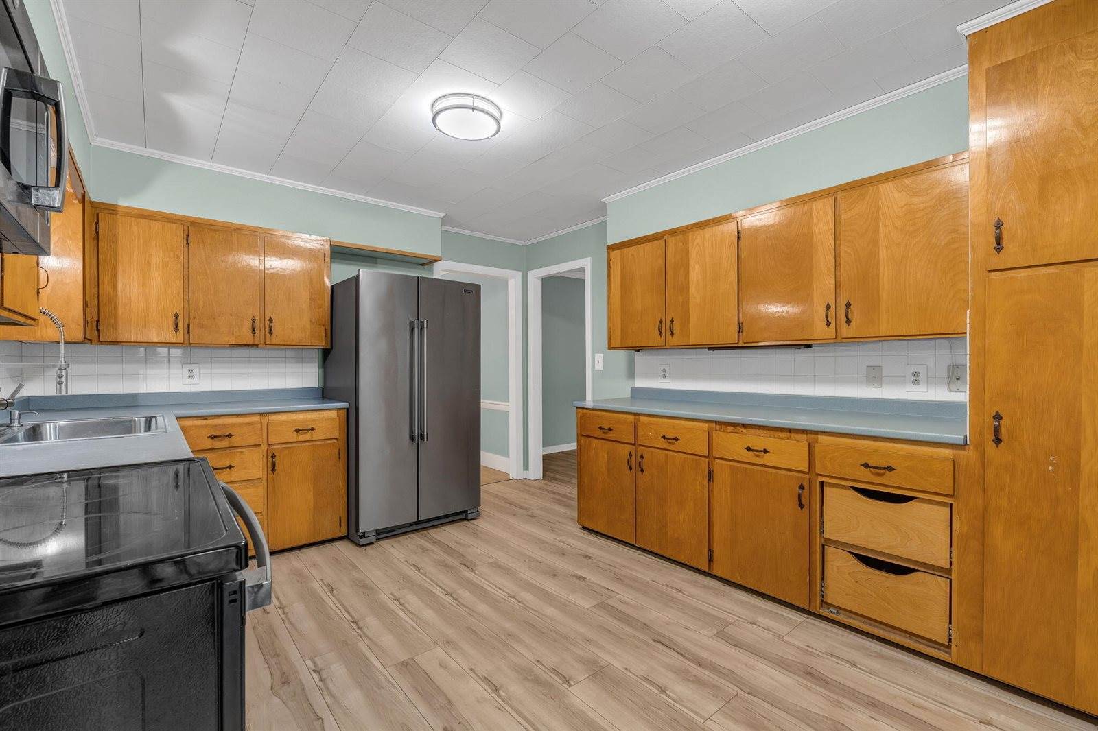 71 Enfield Road, Lincoln, ME 04457