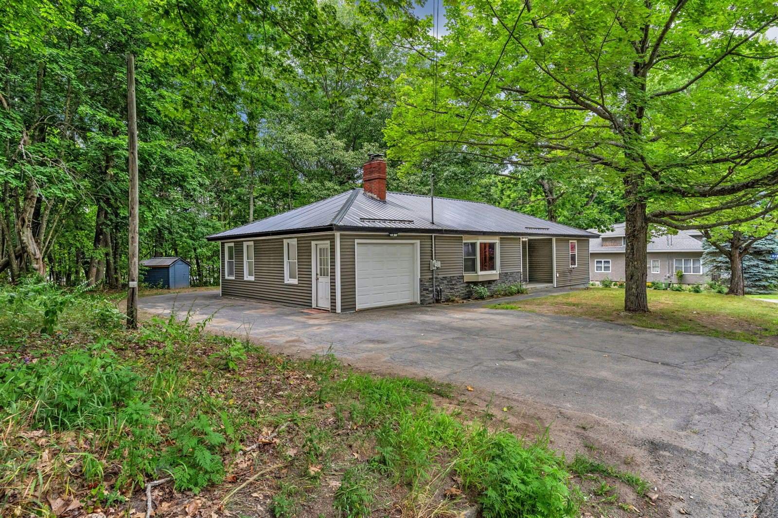 71 Enfield Road, Lincoln, ME 04457