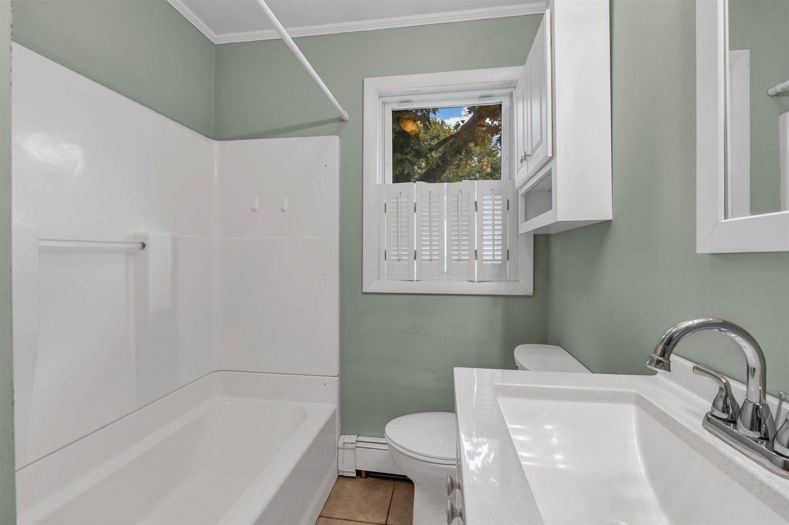 71 Enfield Road, Lincoln, ME 04457