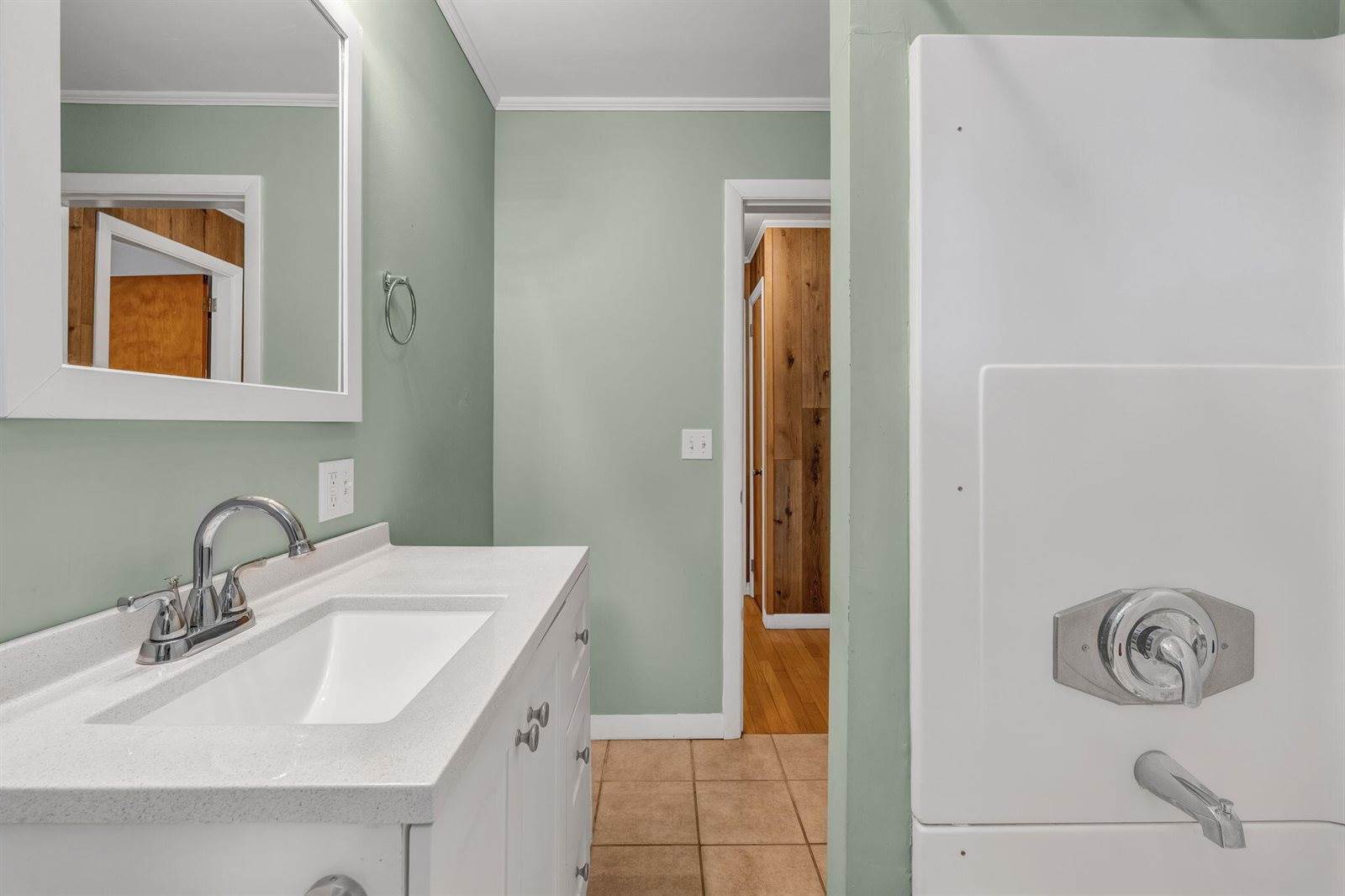 71 Enfield Road, Lincoln, ME 04457