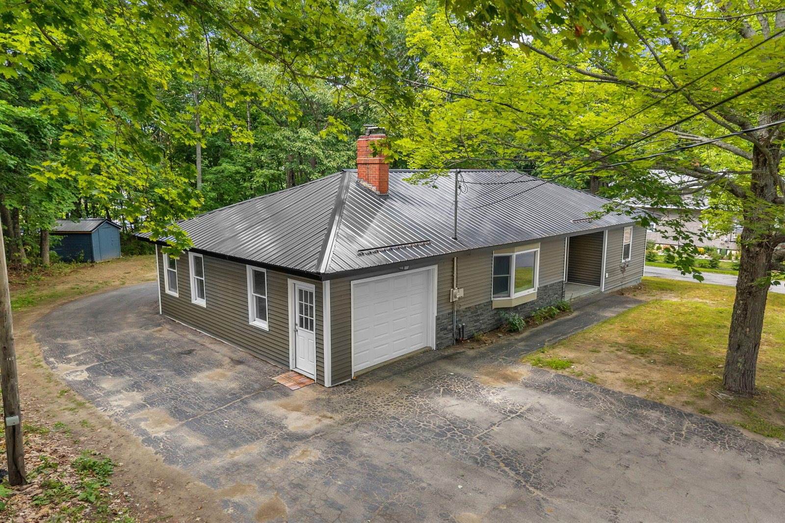 71 Enfield Road, Lincoln, ME 04457