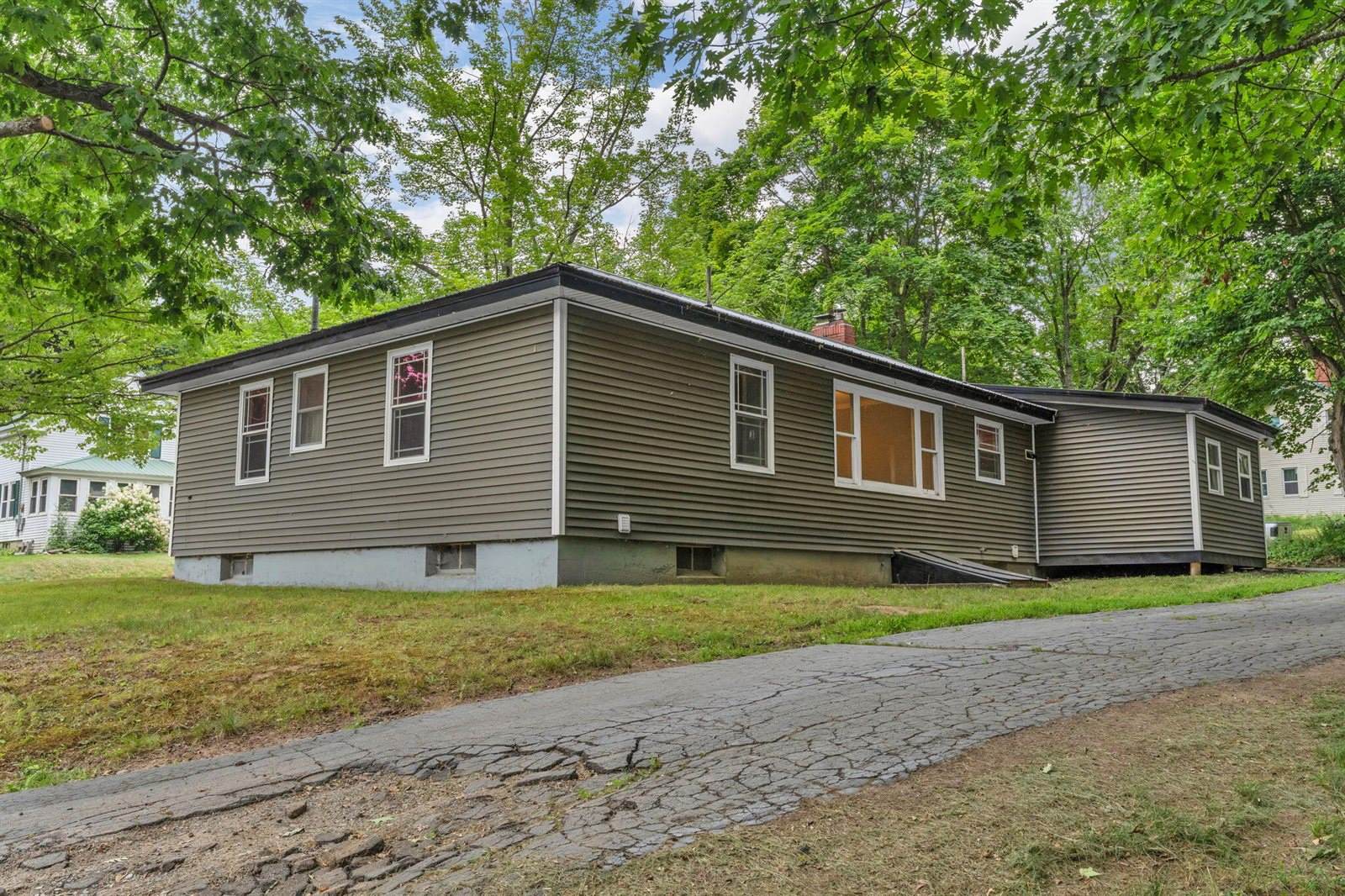 71 Enfield Road, Lincoln, ME 04457