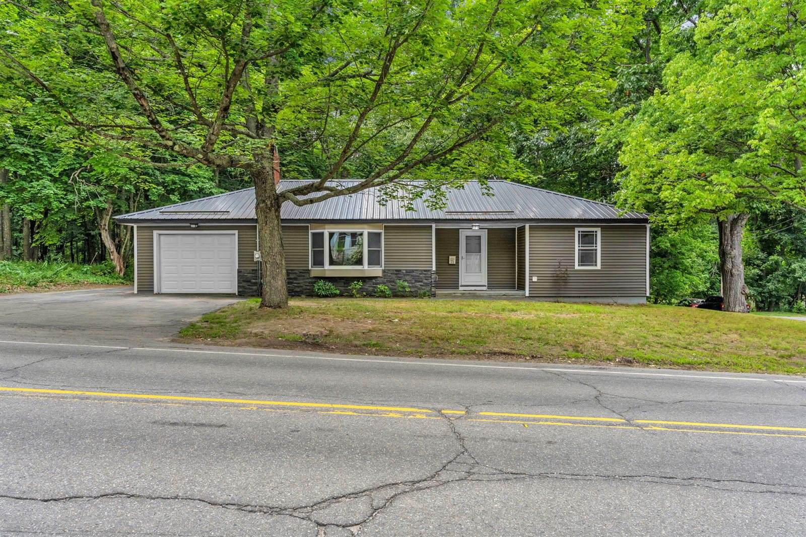 71 Enfield Road, Lincoln, ME 04457
