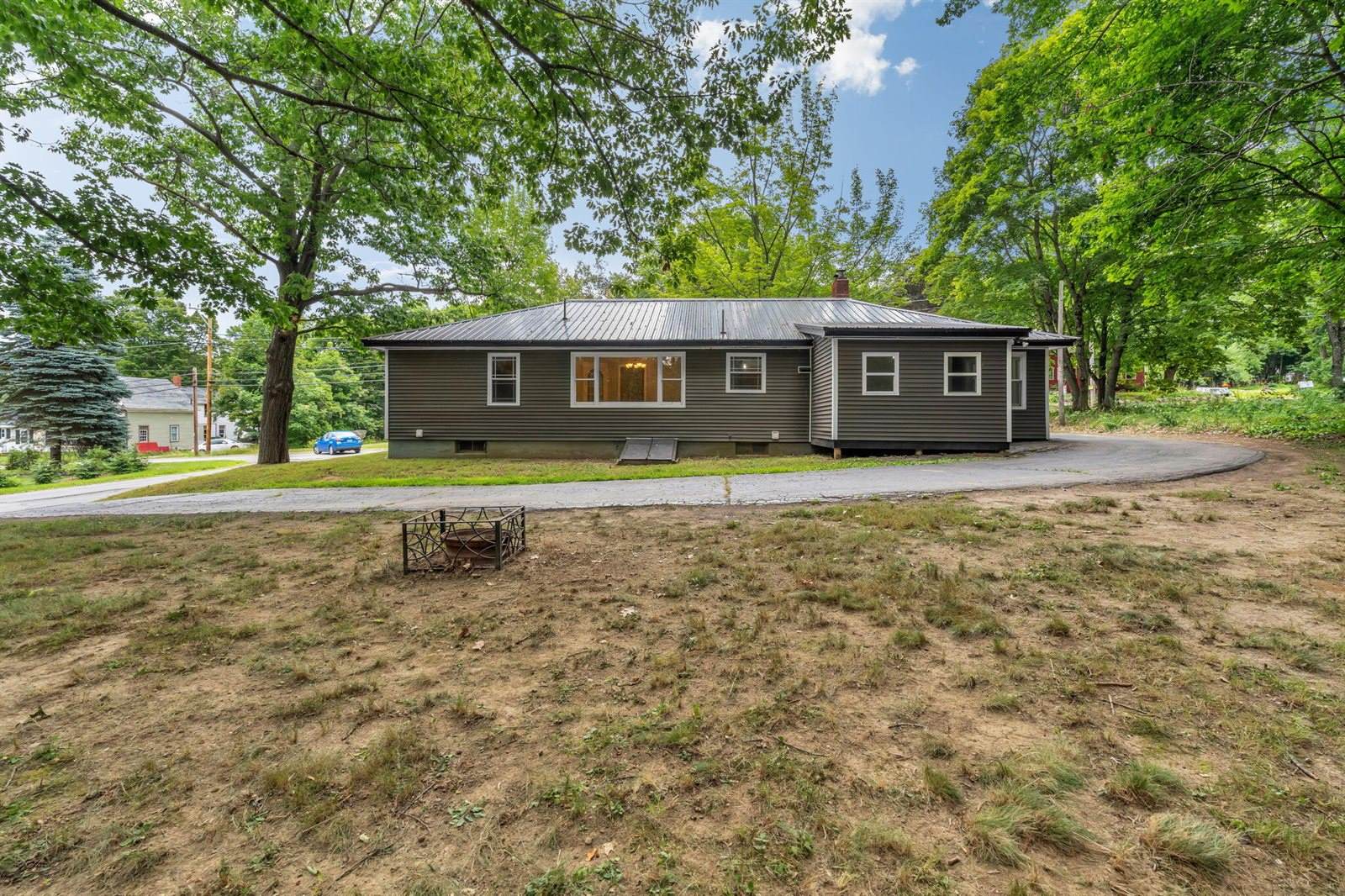 71 Enfield Road, Lincoln, ME 04457