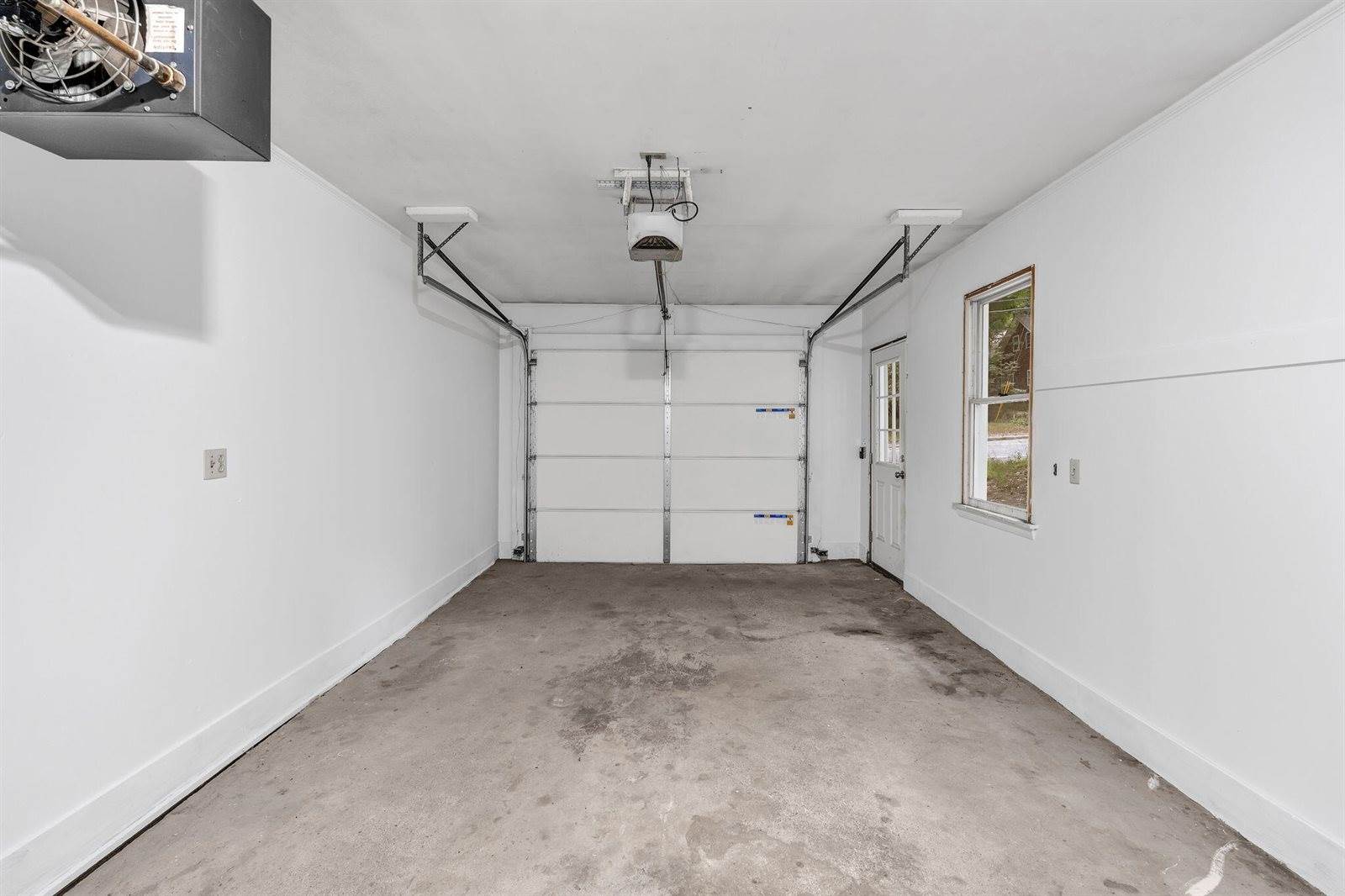 71 Enfield Road, Lincoln, ME 04457