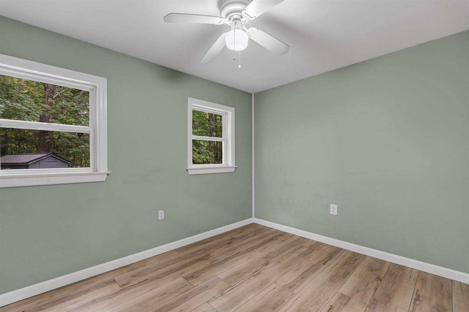 71 Enfield Road, Lincoln, ME 04457