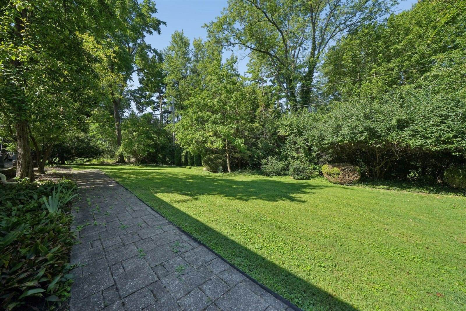 4611 Meekison Drive, Columbus, OH 43220
