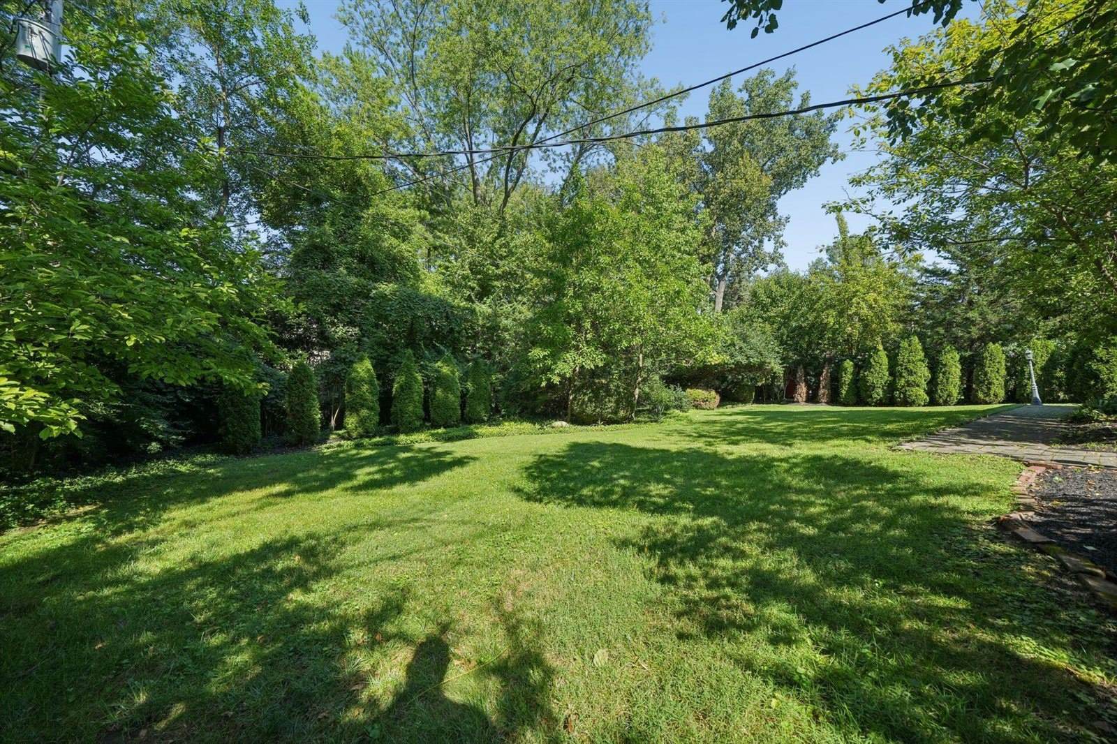 4611 Meekison Drive, Columbus, OH 43220