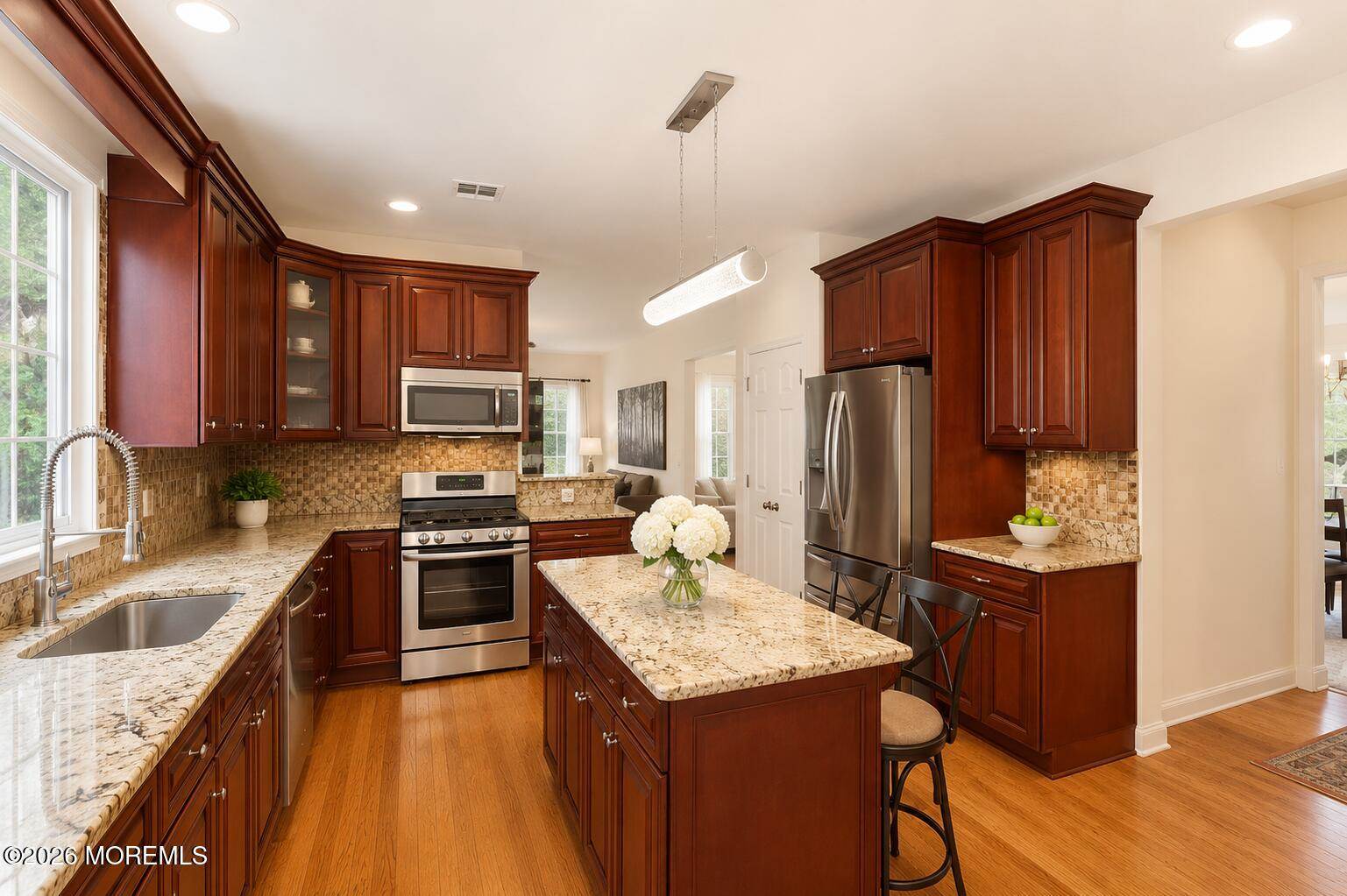 8 Sunshine Way, Jackson, NJ 08527