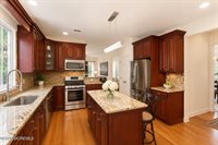 8 Sunshine Way, Jackson, NJ 08527