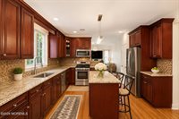 8 Sunshine Way, Jackson, NJ 08527