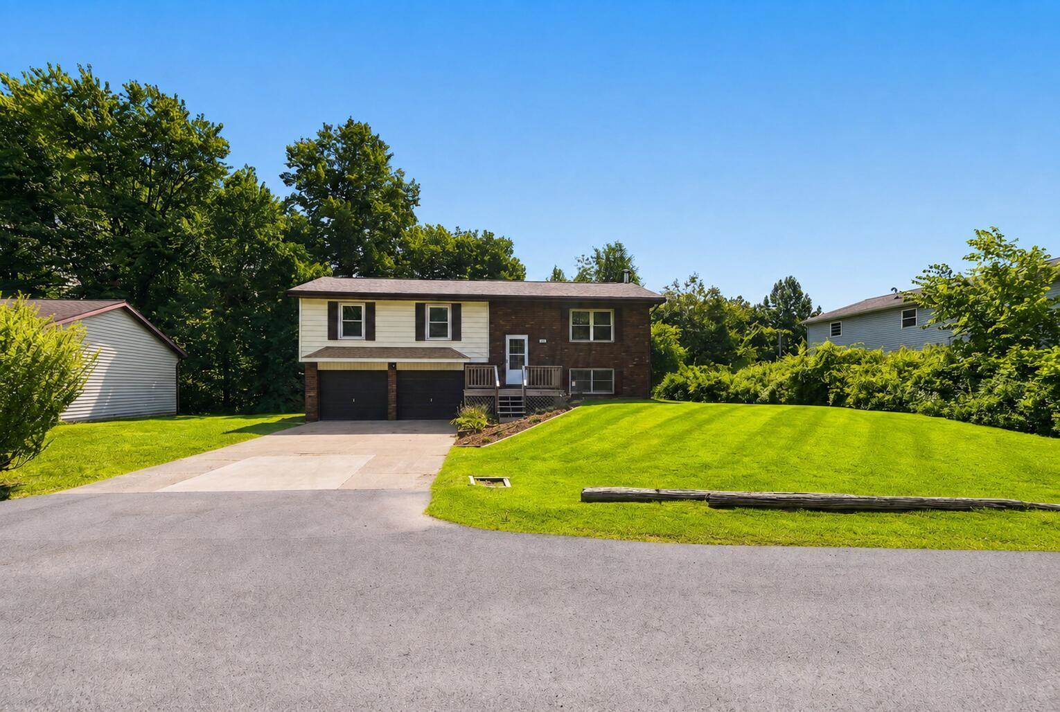11 Briarcliff Drive, Cambridge, OH 43725