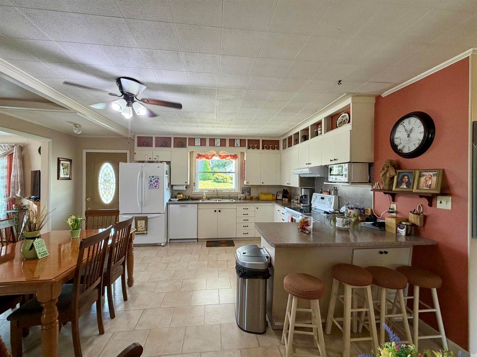 193 7th Avenue, Madawaska, ME 04756
