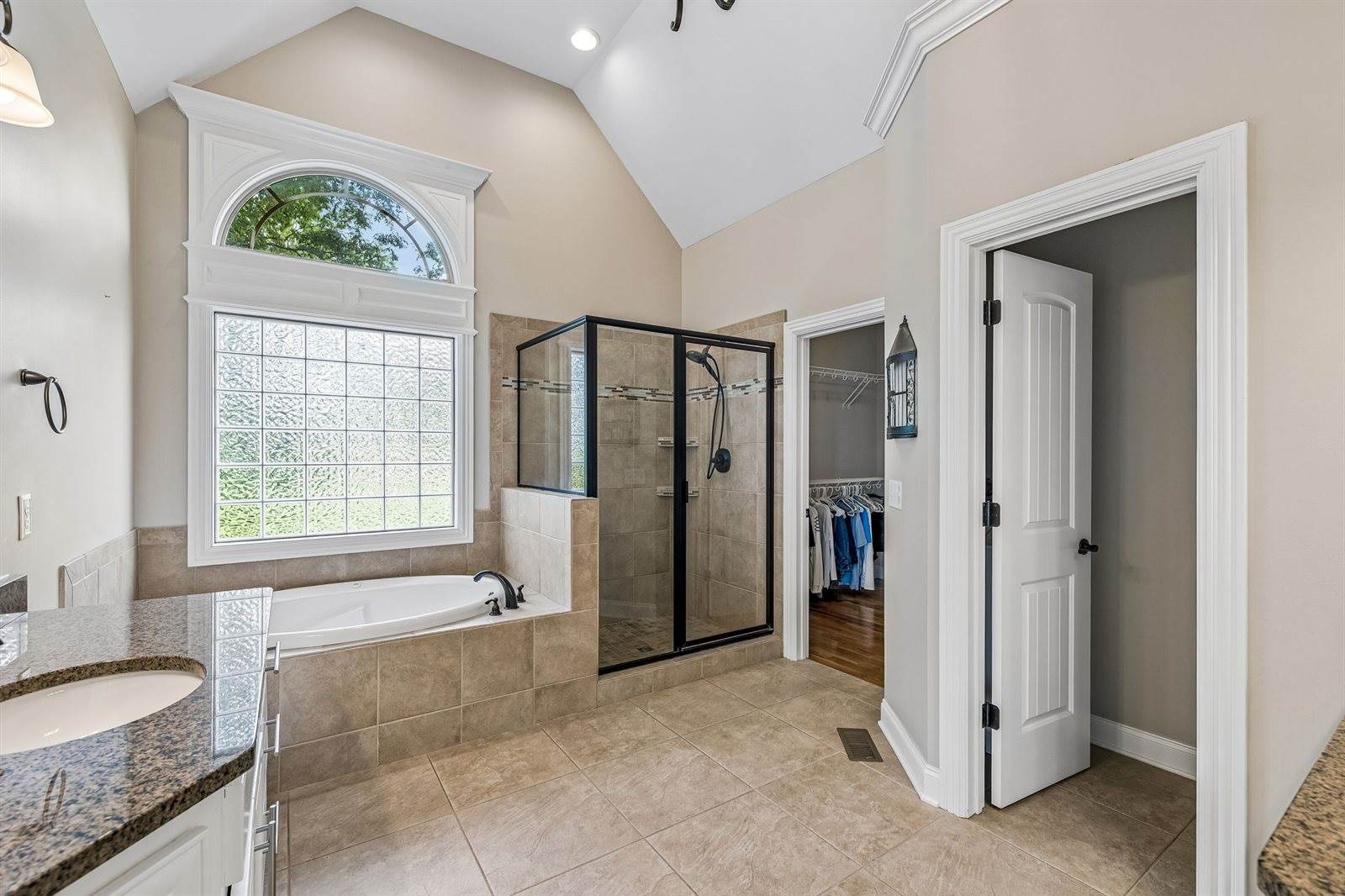 1404 Stewart Creek Rd, Murfreesboro, TN 37129
