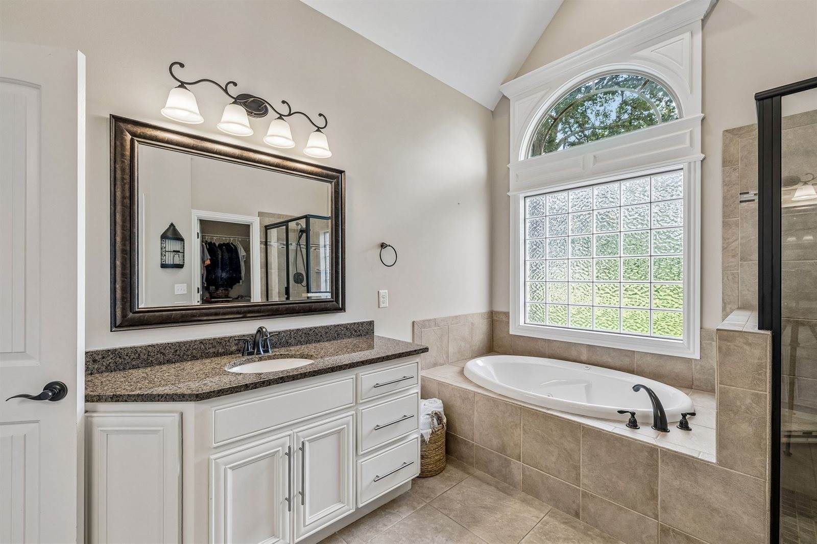 1404 Stewart Creek Rd, Murfreesboro, TN 37129