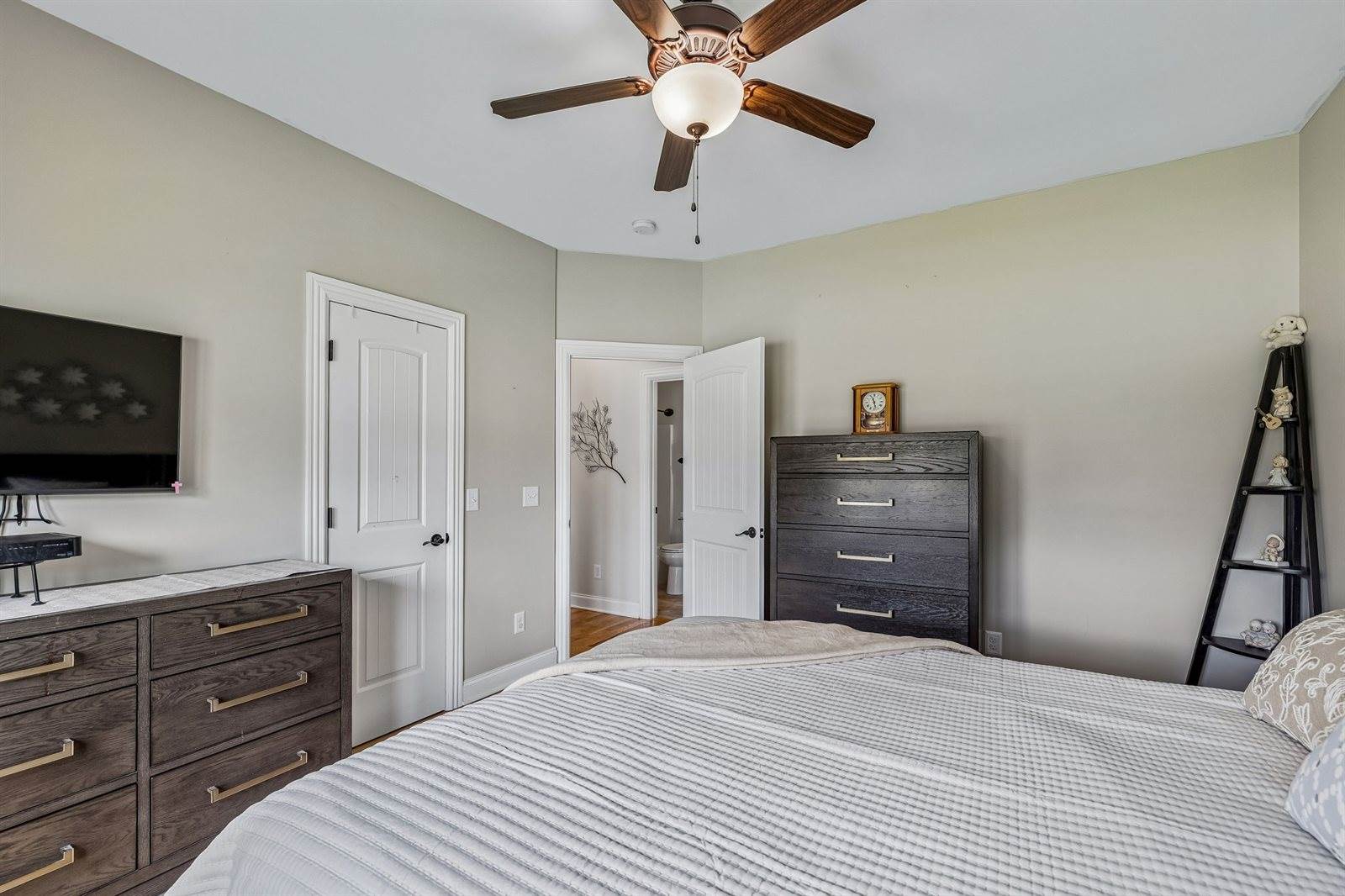 1404 Stewart Creek Rd, Murfreesboro, TN 37129