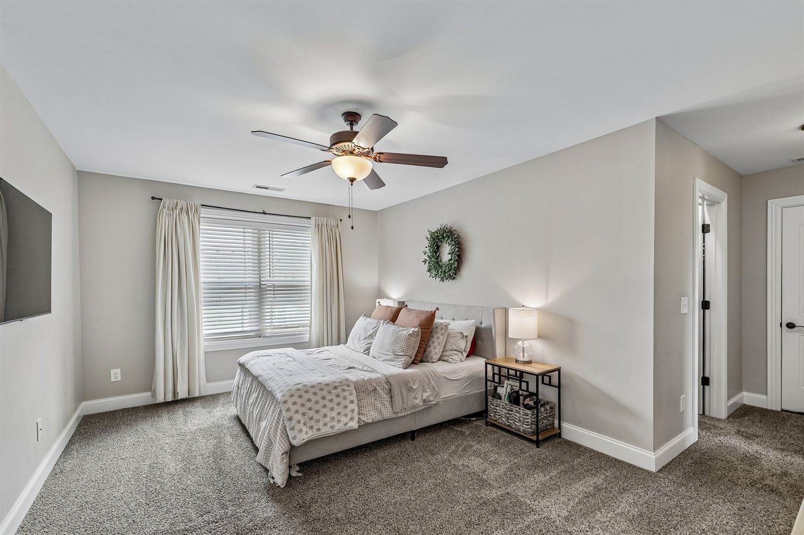 1404 Stewart Creek Rd, Murfreesboro, TN 37129