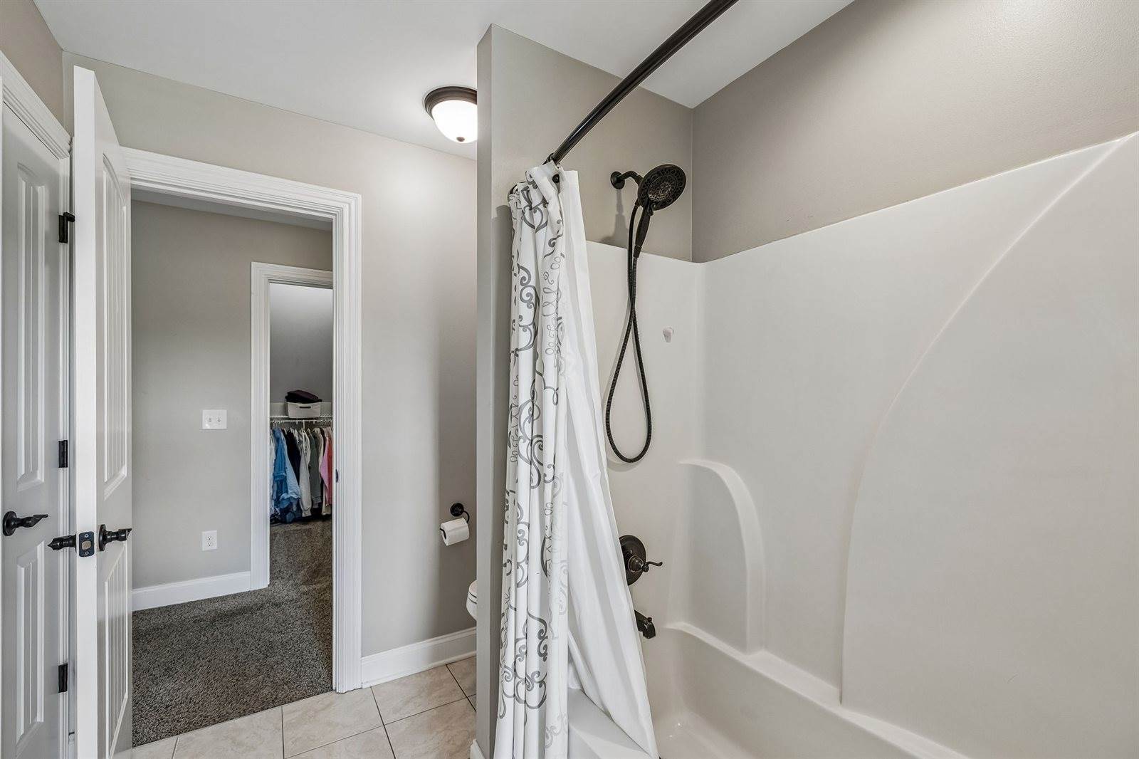 1404 Stewart Creek Rd, Murfreesboro, TN 37129