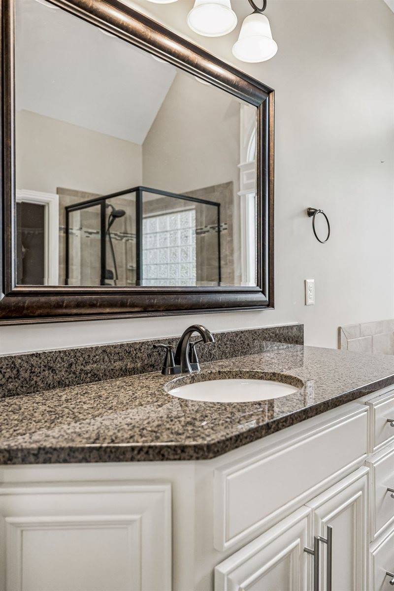 1404 Stewart Creek Rd, Murfreesboro, TN 37129
