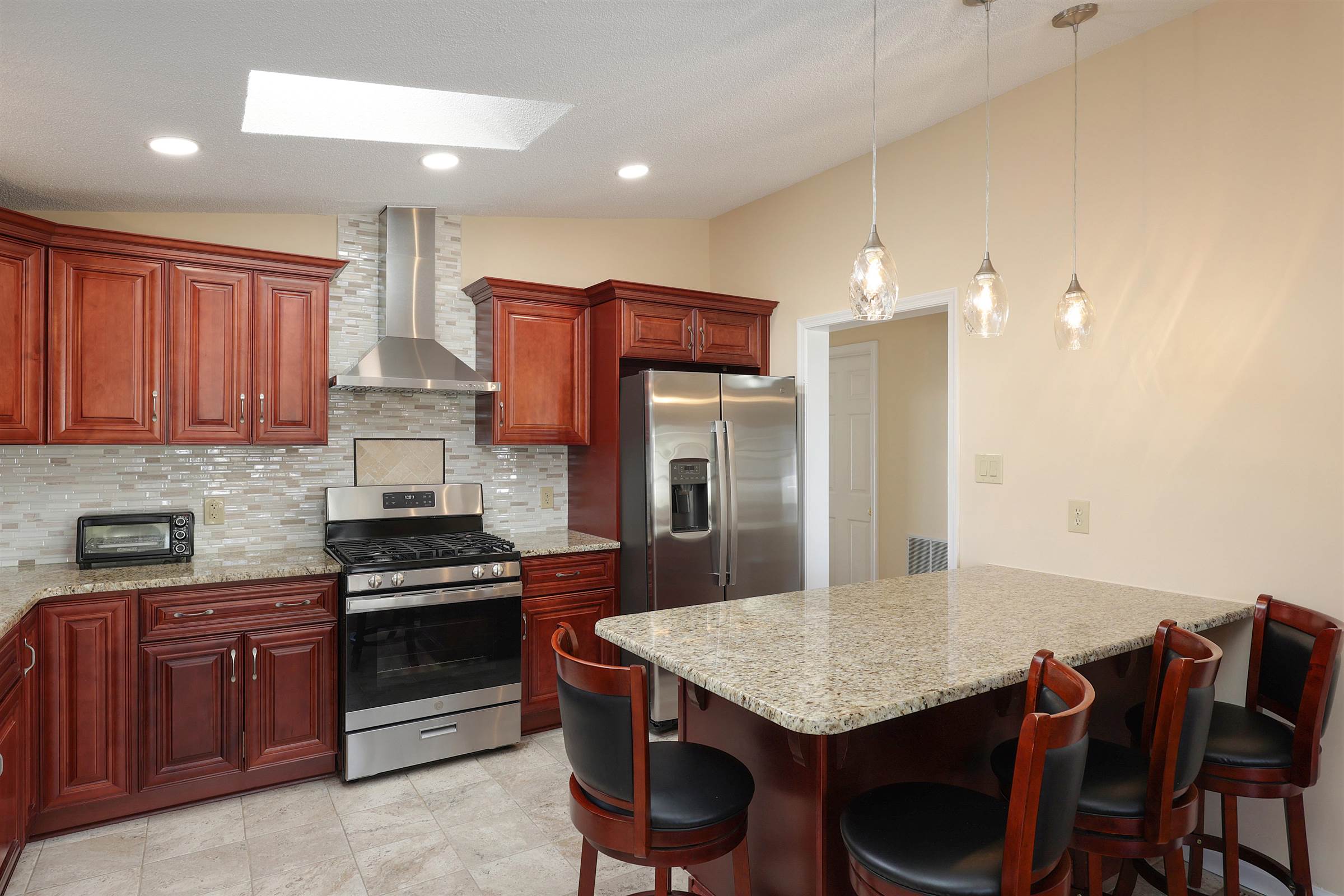 16 Pine Tree Lane, Manalapan, NJ 07746