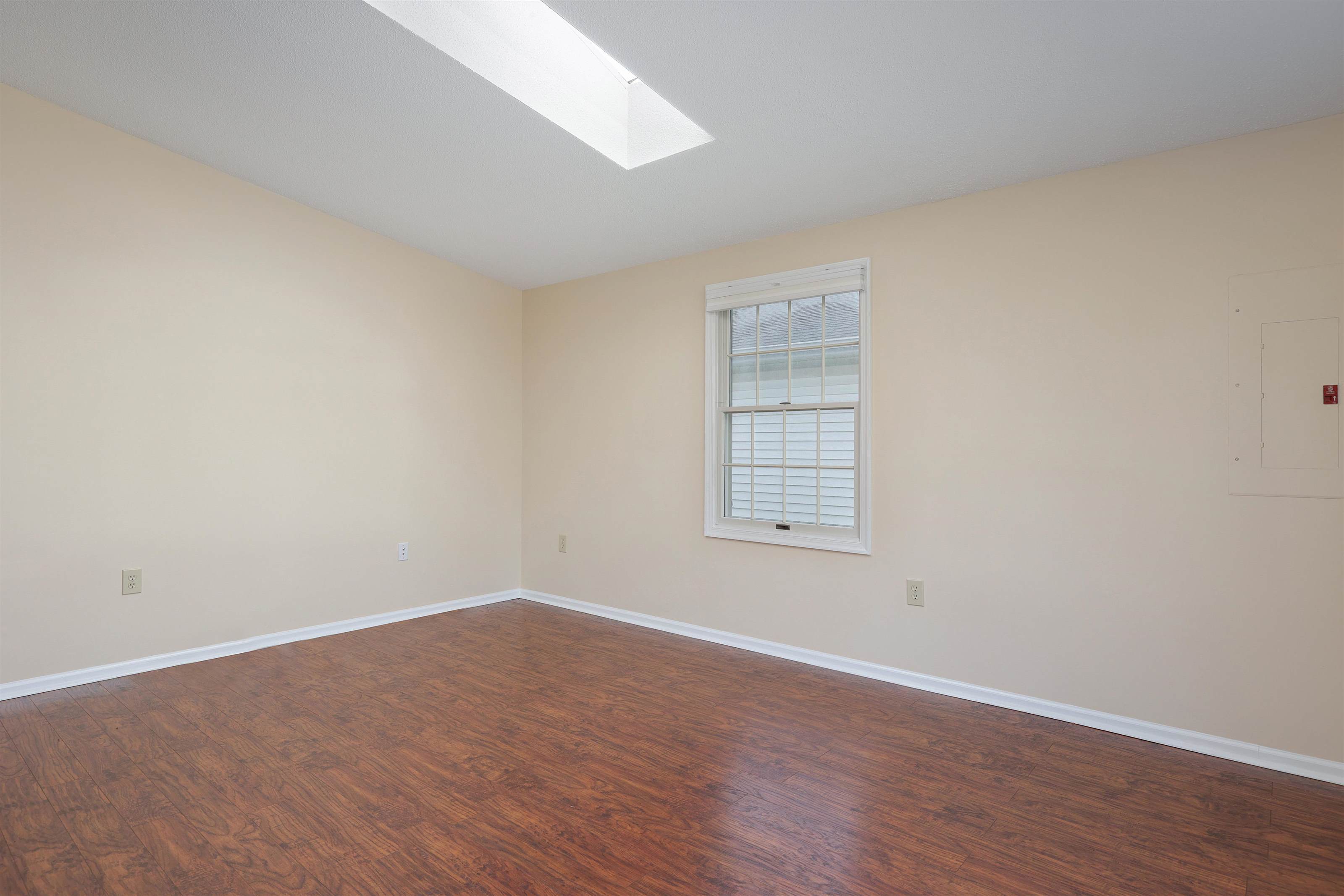 16 Pine Tree Lane, Manalapan, NJ 07746