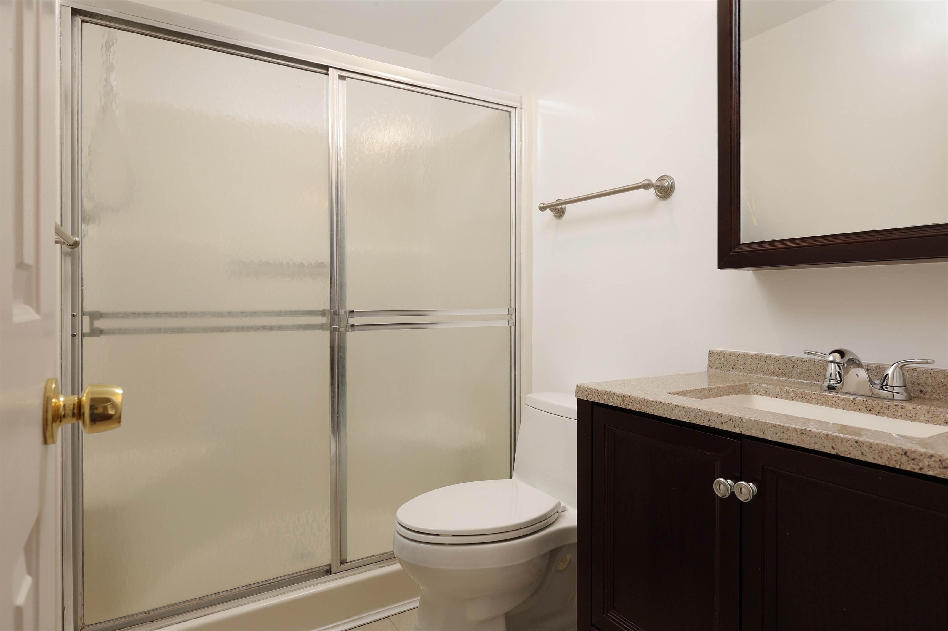 16 Pine Tree Lane, Manalapan, NJ 07746