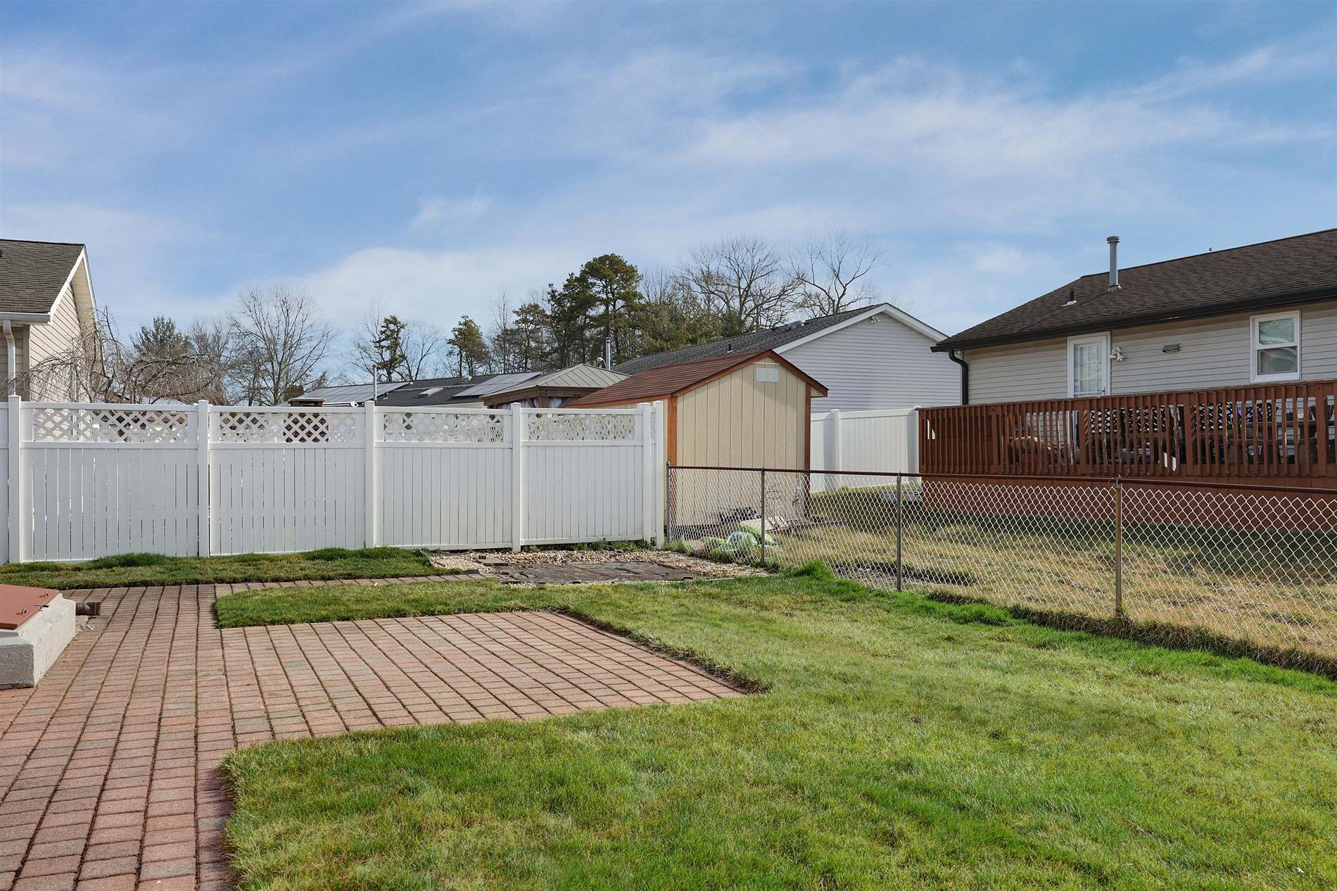 16 Pine Tree Lane, Manalapan, NJ 07746