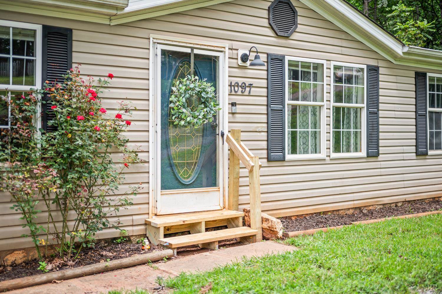 1097 Winn Drive, Moneta, VA 24121